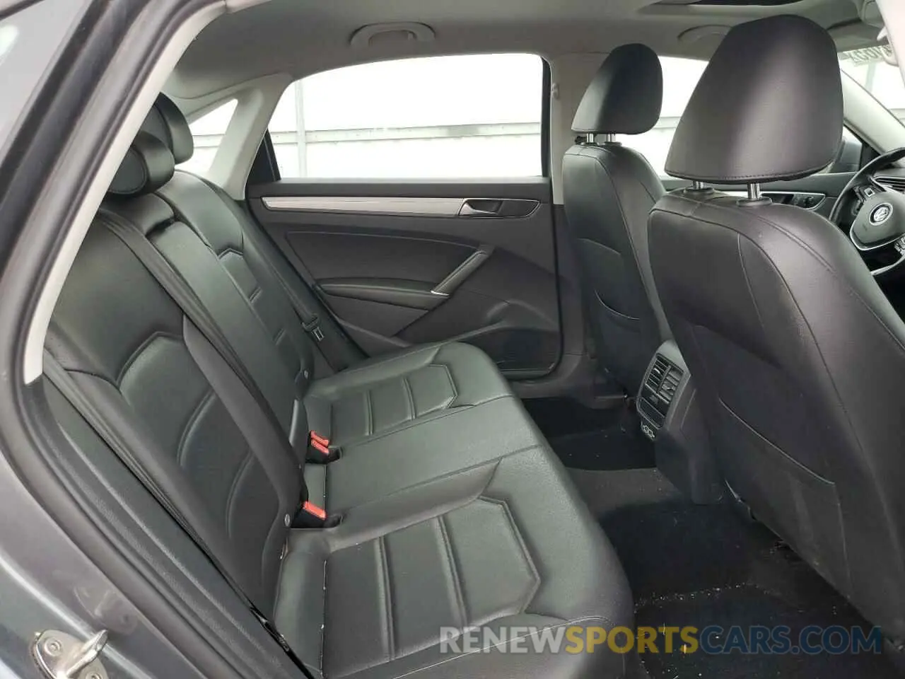 10 Photograph of a damaged car 1VWLA7A34KC006183 VOLKSWAGEN PASSAT 2019
