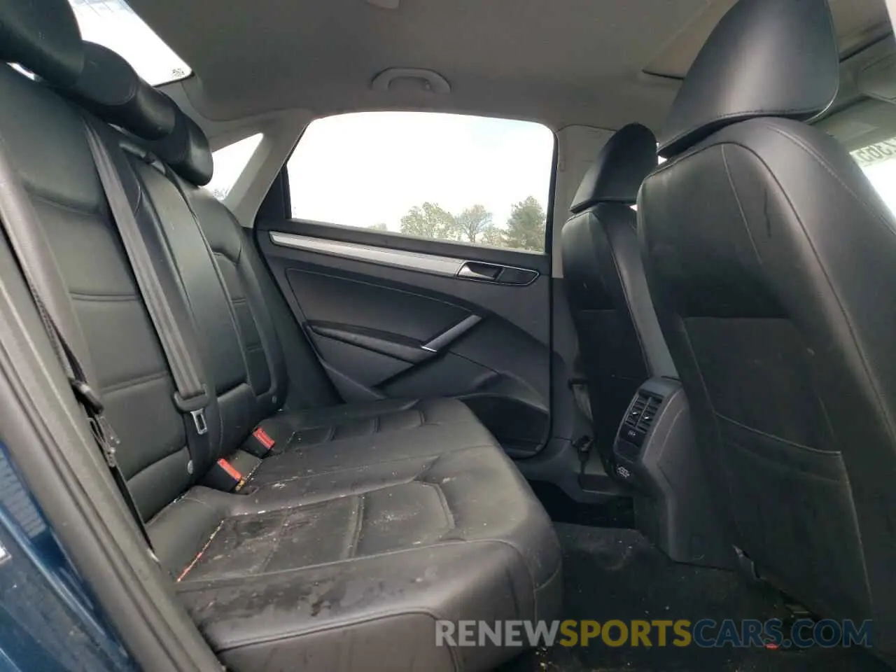 10 Photograph of a damaged car 1VWLA7A34KC012047 VOLKSWAGEN PASSAT 2019