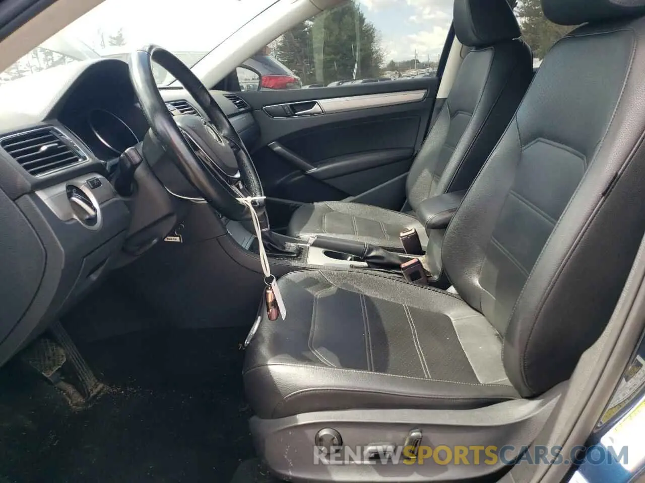 7 Photograph of a damaged car 1VWLA7A34KC012047 VOLKSWAGEN PASSAT 2019