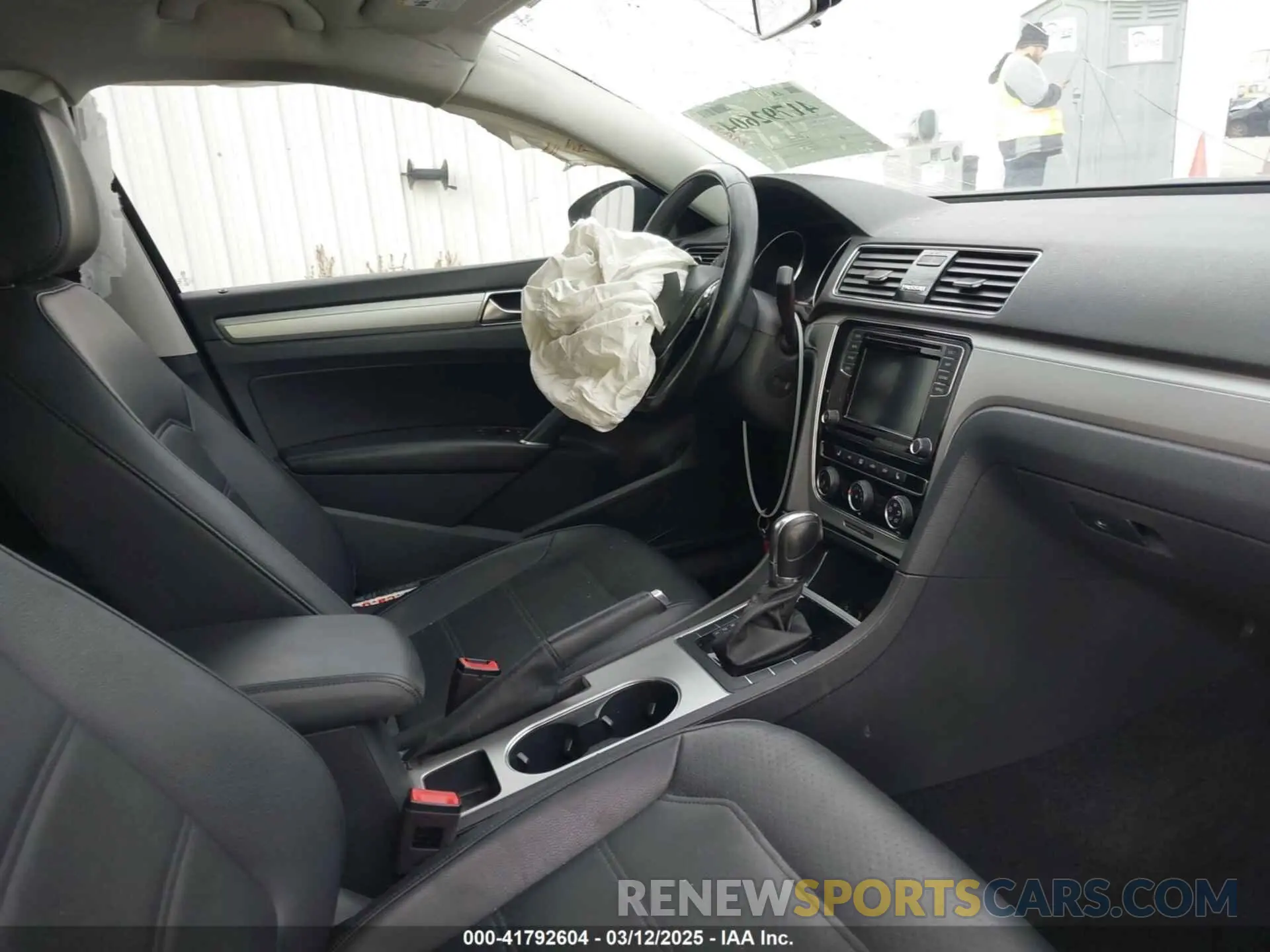 5 Photograph of a damaged car 1VWLA7A34KC012887 VOLKSWAGEN PASSAT 2019