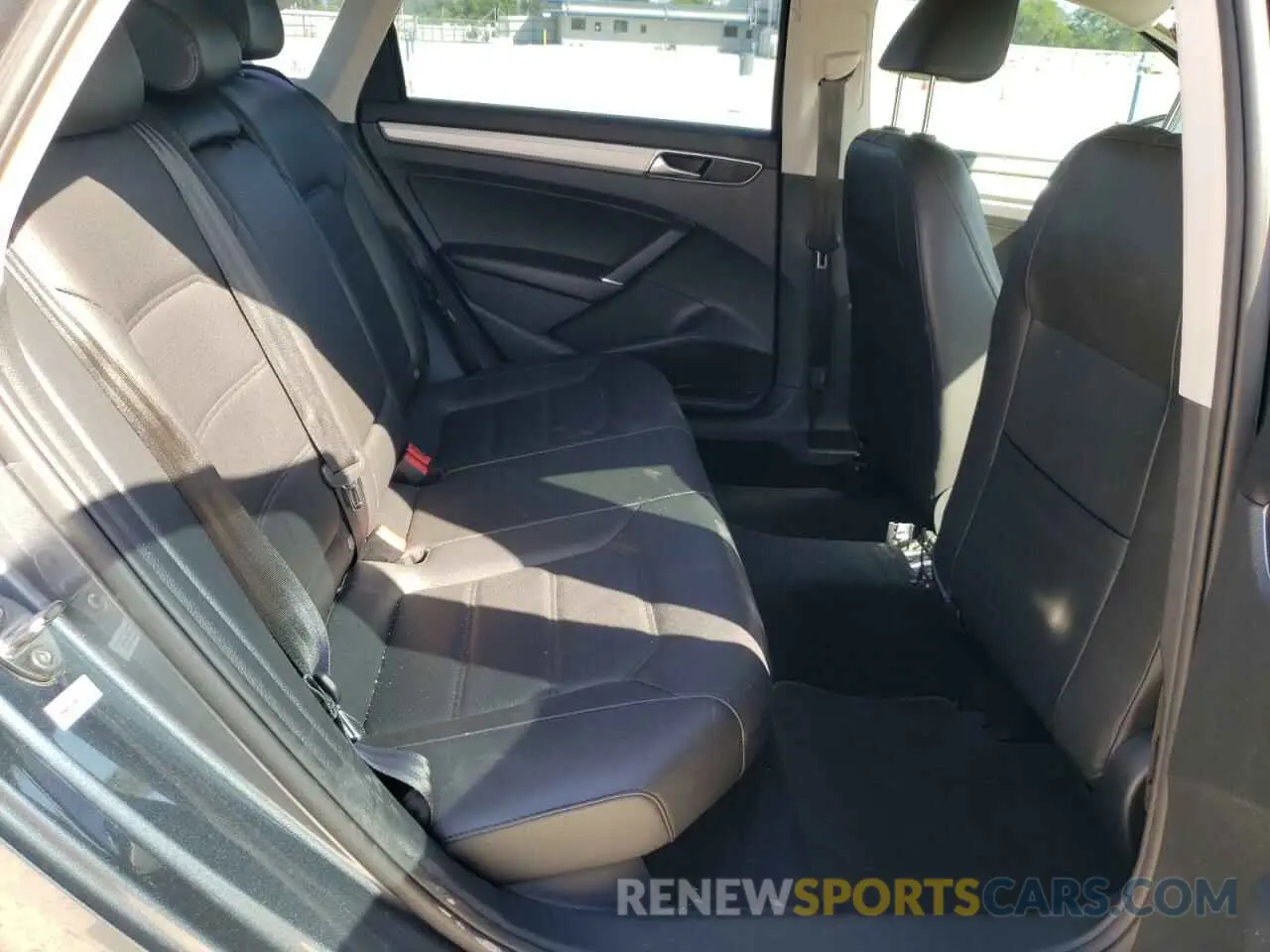 10 Photograph of a damaged car 1VWLA7A35KC004216 VOLKSWAGEN PASSAT 2019