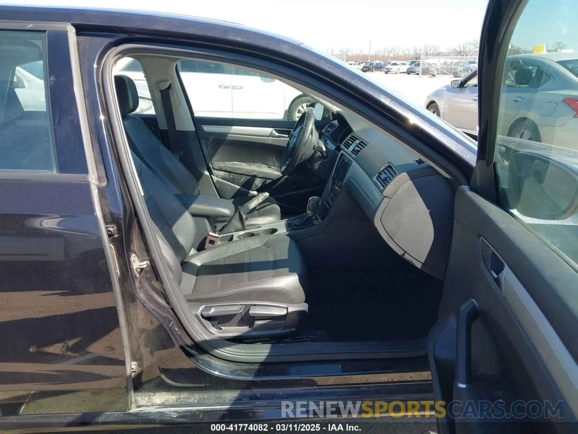 5 Photograph of a damaged car 1VWLA7A35KC004541 VOLKSWAGEN PASSAT 2019