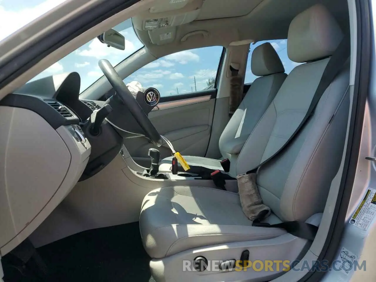 7 Photograph of a damaged car 1VWLA7A35KC007178 VOLKSWAGEN PASSAT 2019