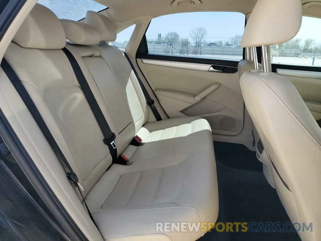 10 Photograph of a damaged car 1VWLA7A35KC010081 VOLKSWAGEN PASSAT 2019