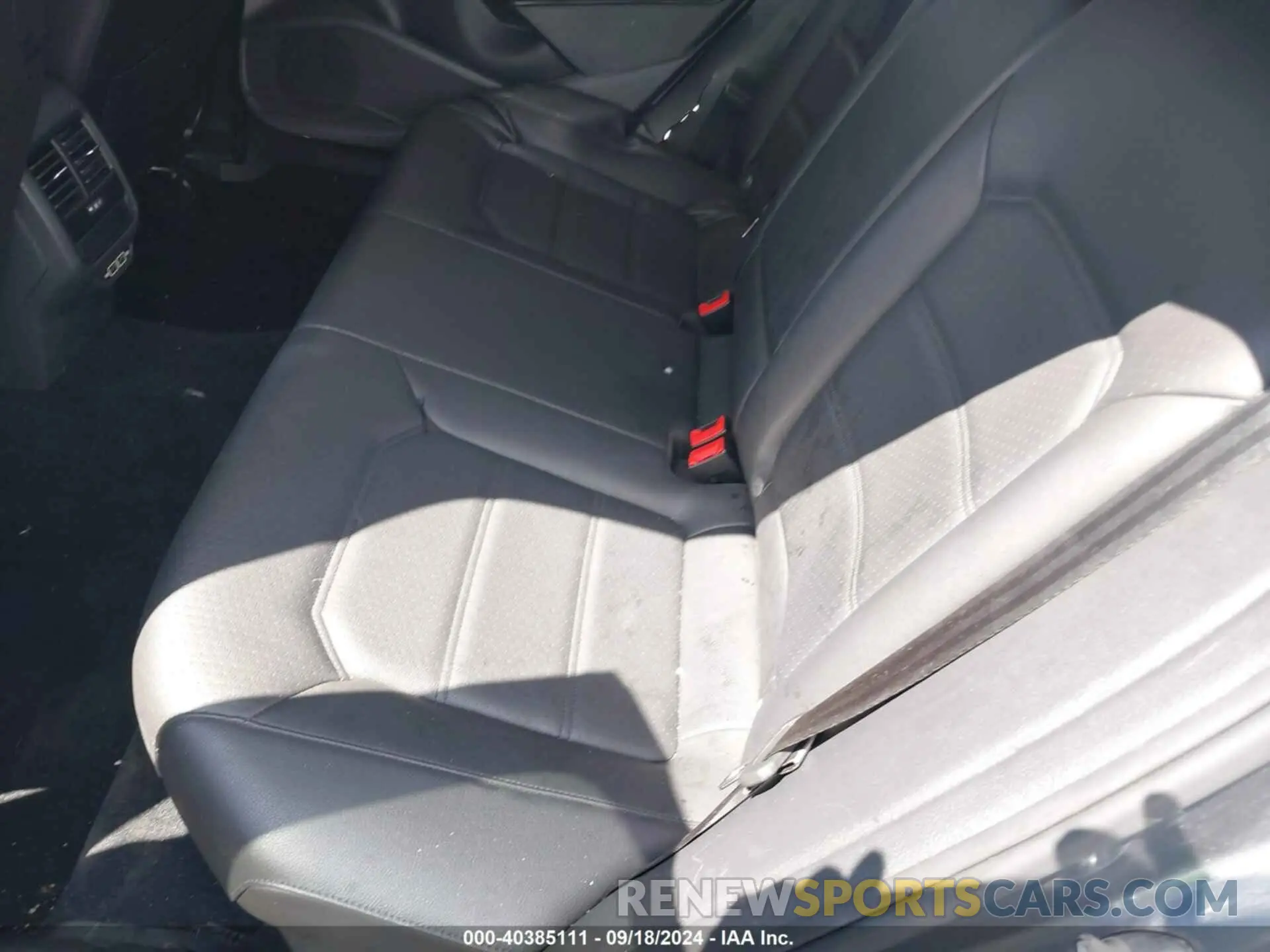 8 Photograph of a damaged car 1VWLA7A35KC011084 VOLKSWAGEN PASSAT 2019