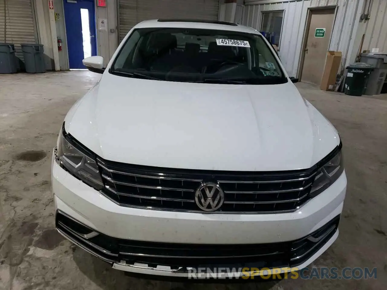 5 Photograph of a damaged car 1VWLA7A36KC000255 VOLKSWAGEN PASSAT 2019