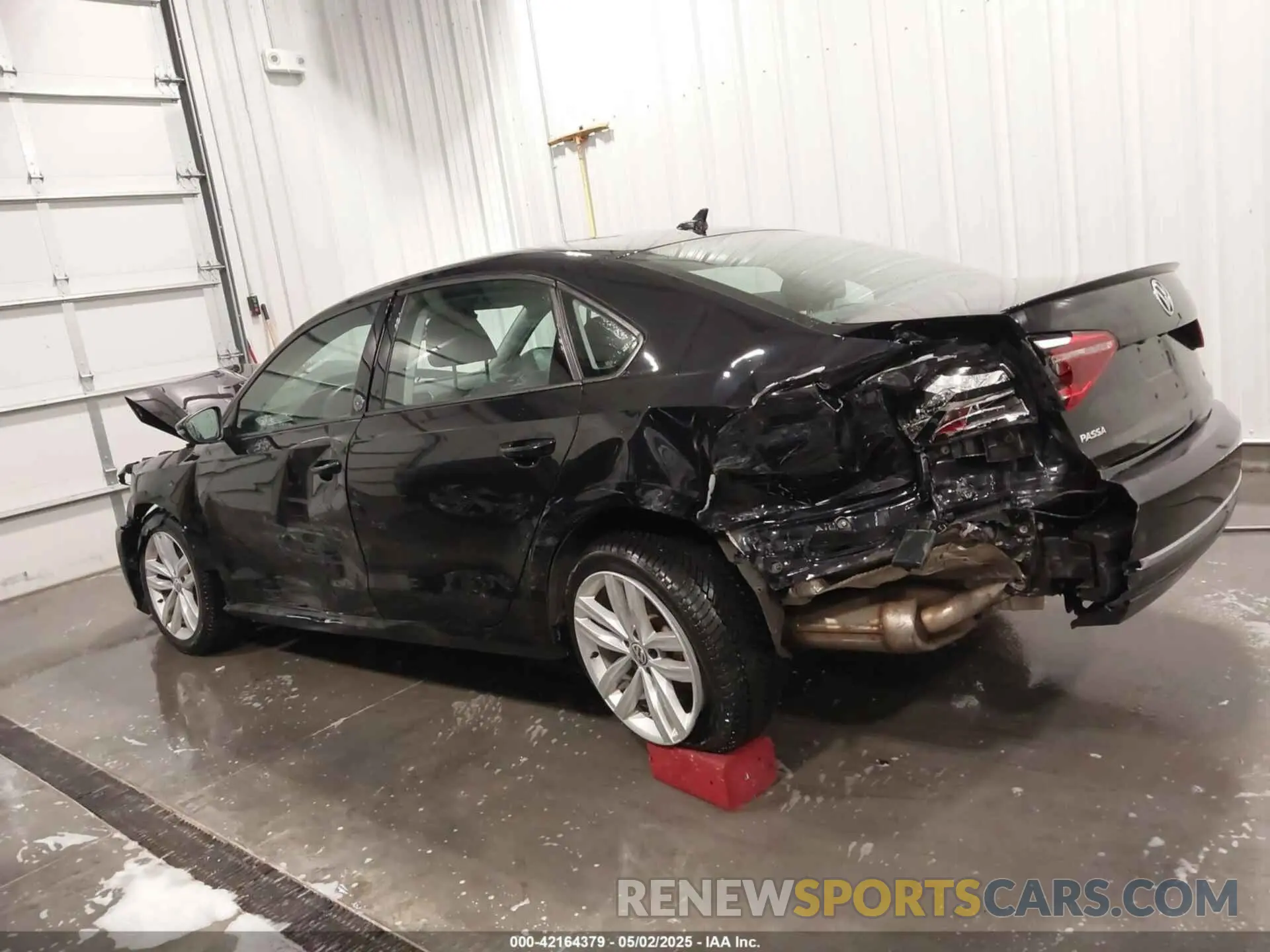 15 Photograph of a damaged car 1VWLA7A36KC004077 VOLKSWAGEN PASSAT 2019