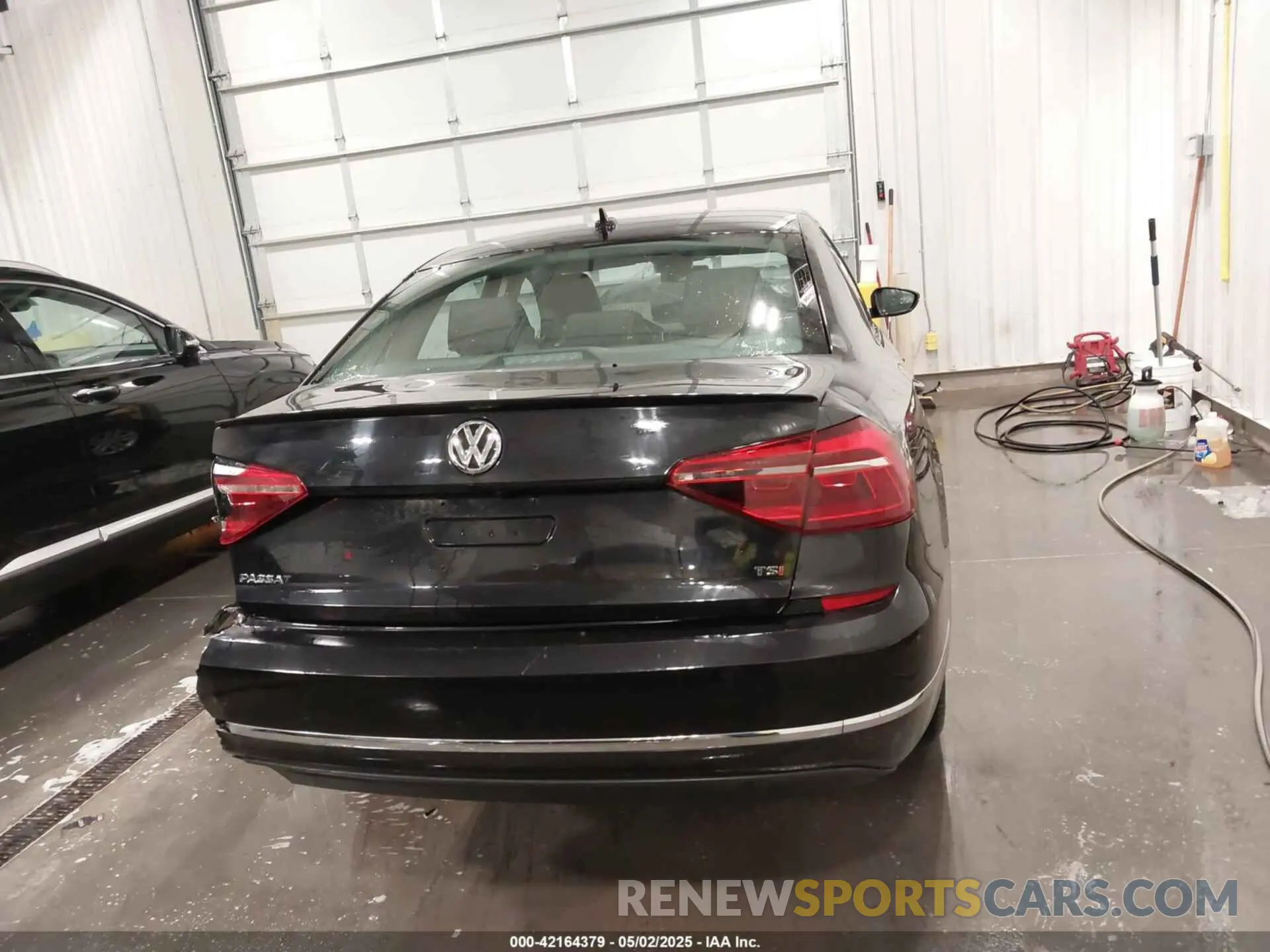 17 Photograph of a damaged car 1VWLA7A36KC004077 VOLKSWAGEN PASSAT 2019