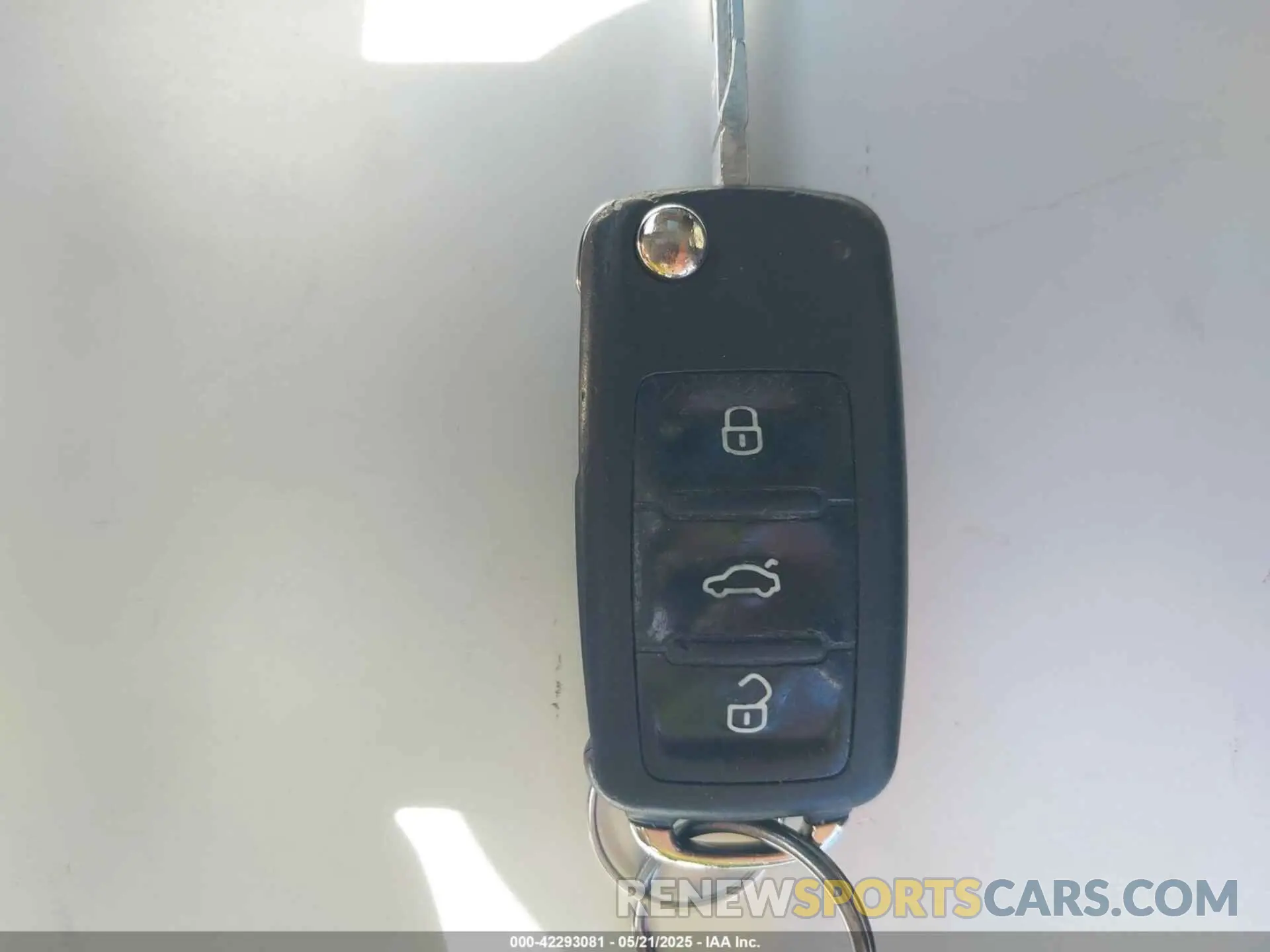 11 Photograph of a damaged car 1VWLA7A36KC008789 VOLKSWAGEN PASSAT 2019