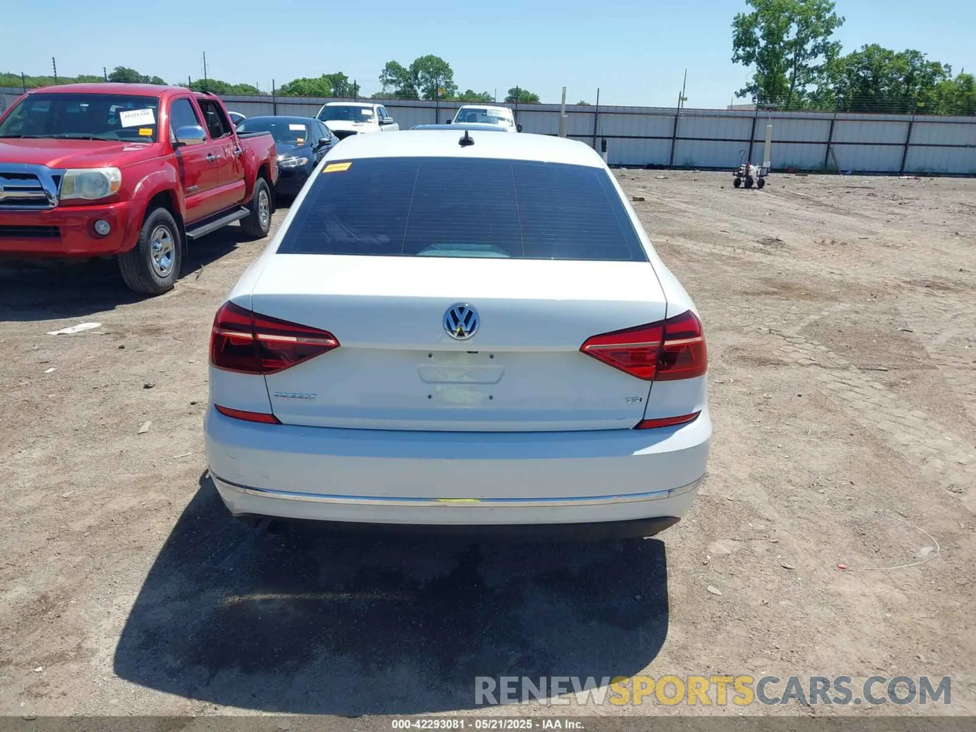 17 Photograph of a damaged car 1VWLA7A36KC008789 VOLKSWAGEN PASSAT 2019