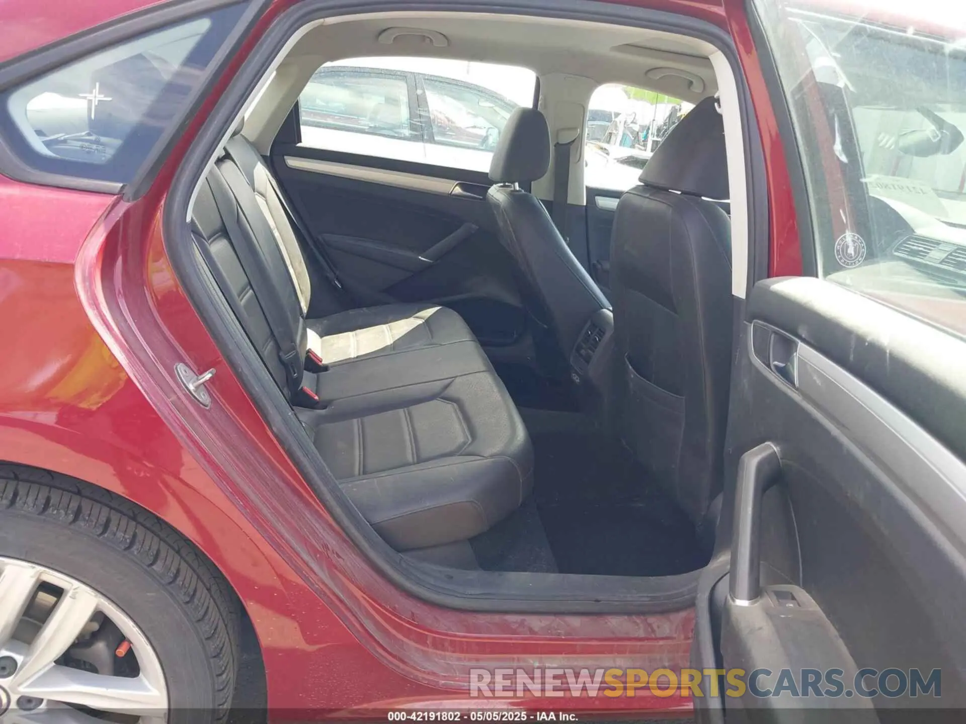 8 Photograph of a damaged car 1VWLA7A37KC007702 VOLKSWAGEN PASSAT 2019
