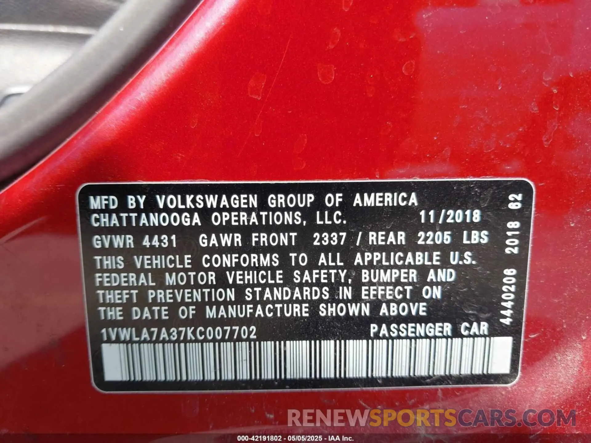 9 Photograph of a damaged car 1VWLA7A37KC007702 VOLKSWAGEN PASSAT 2019