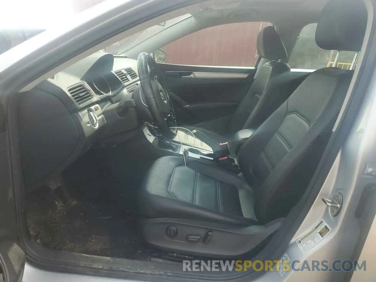 7 Photograph of a damaged car 1VWLA7A38KC011998 VOLKSWAGEN PASSAT 2019