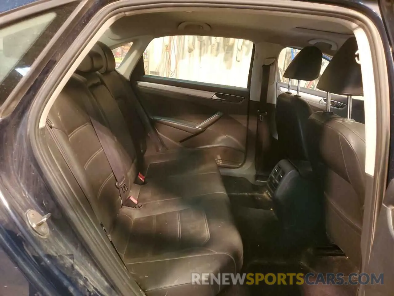 10 Photograph of a damaged car 1VWLA7A38KC012259 VOLKSWAGEN PASSAT 2019