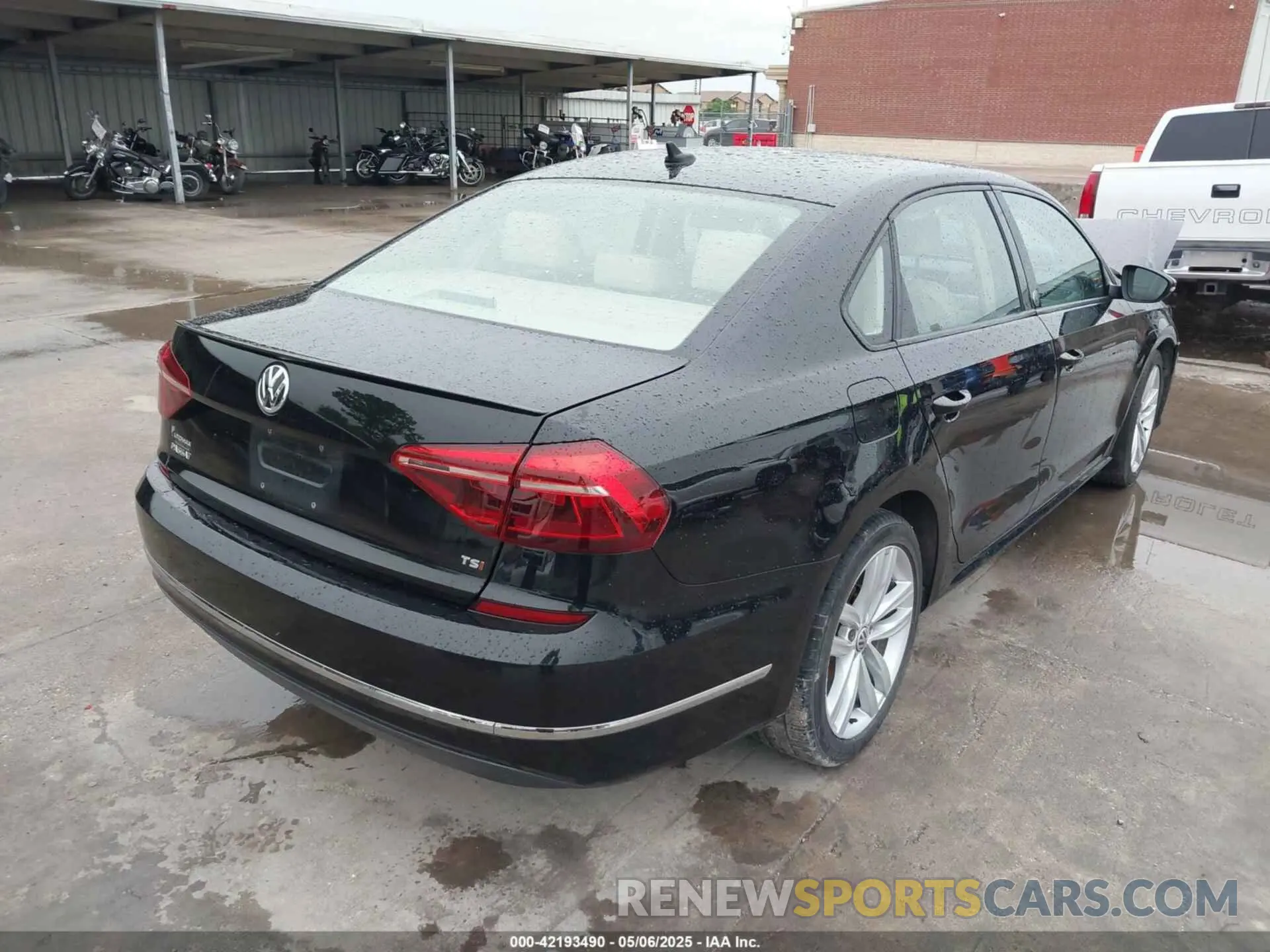 4 Photograph of a damaged car 1VWLA7A3XKC005667 VOLKSWAGEN PASSAT 2019