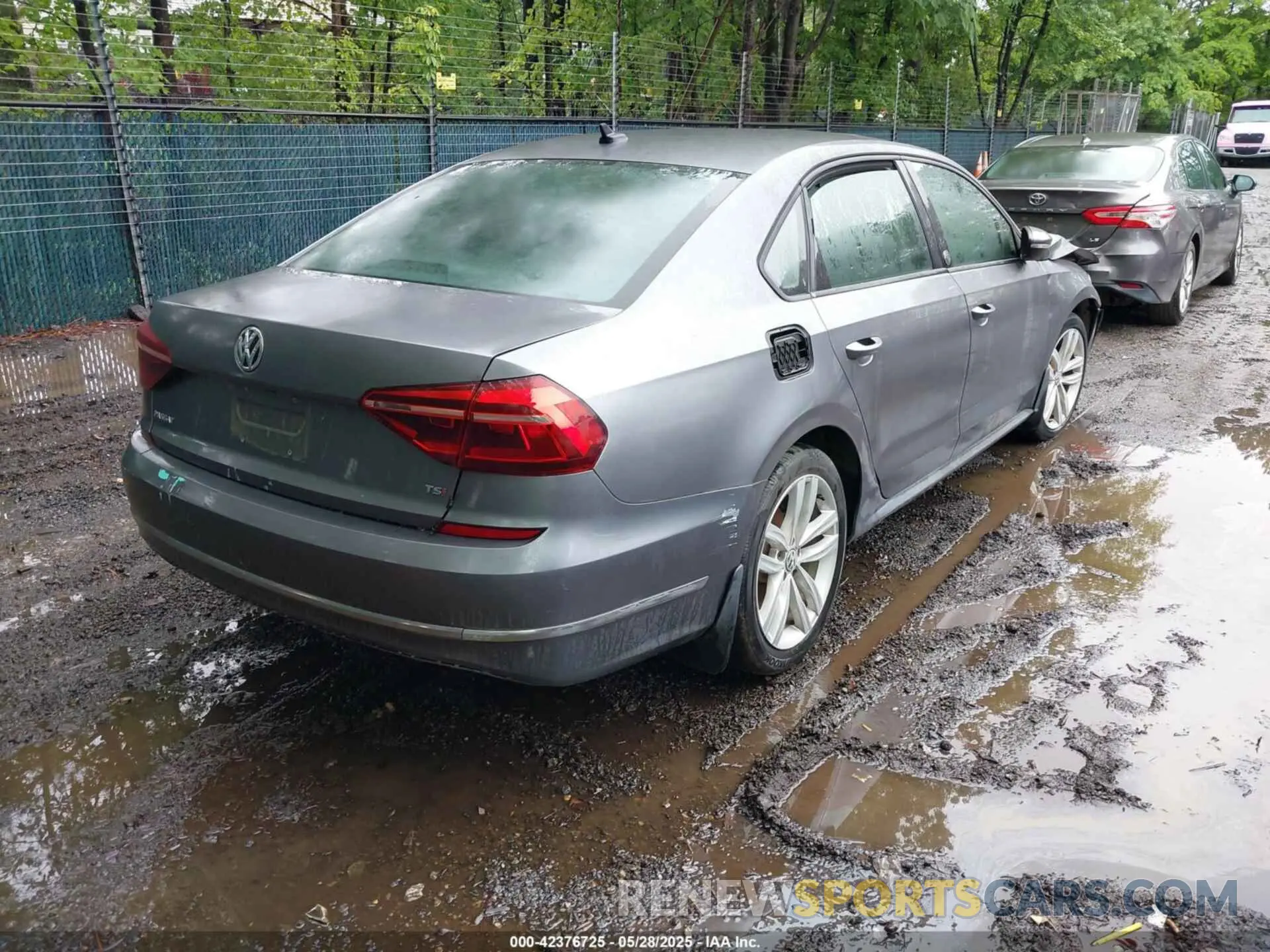 4 Photograph of a damaged car 1VWLA7A3XKC007449 VOLKSWAGEN PASSAT 2019