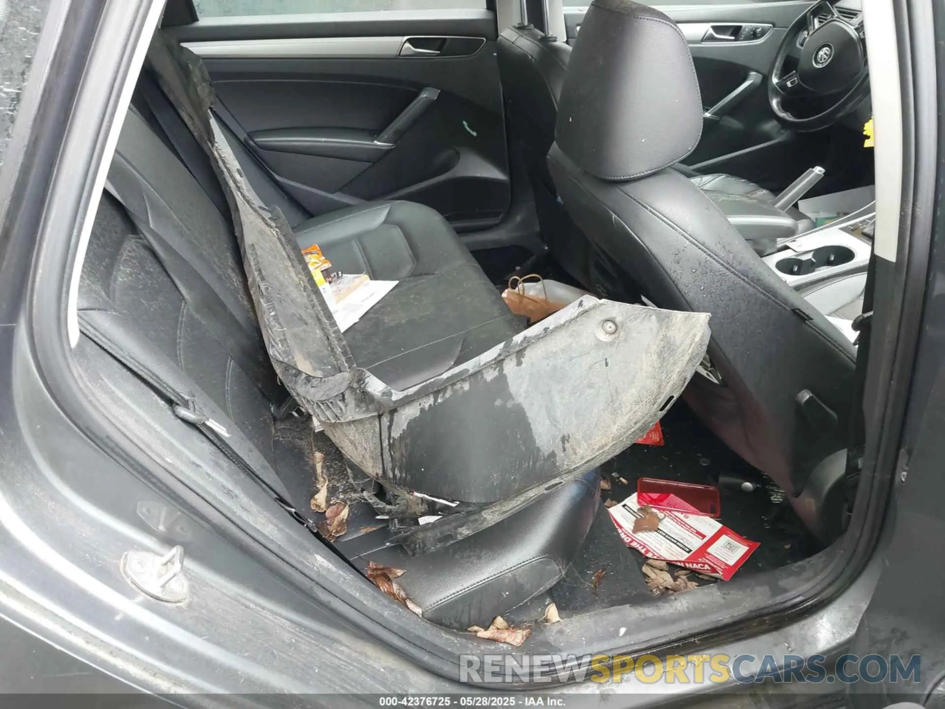 8 Photograph of a damaged car 1VWLA7A3XKC007449 VOLKSWAGEN PASSAT 2019