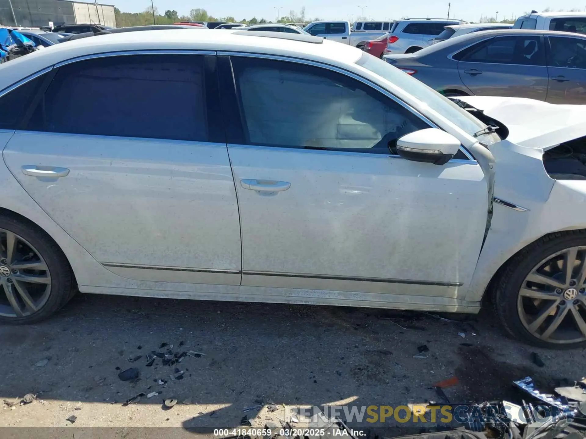 14 Photograph of a damaged car 1VWMA7A31KC000846 VOLKSWAGEN PASSAT 2019