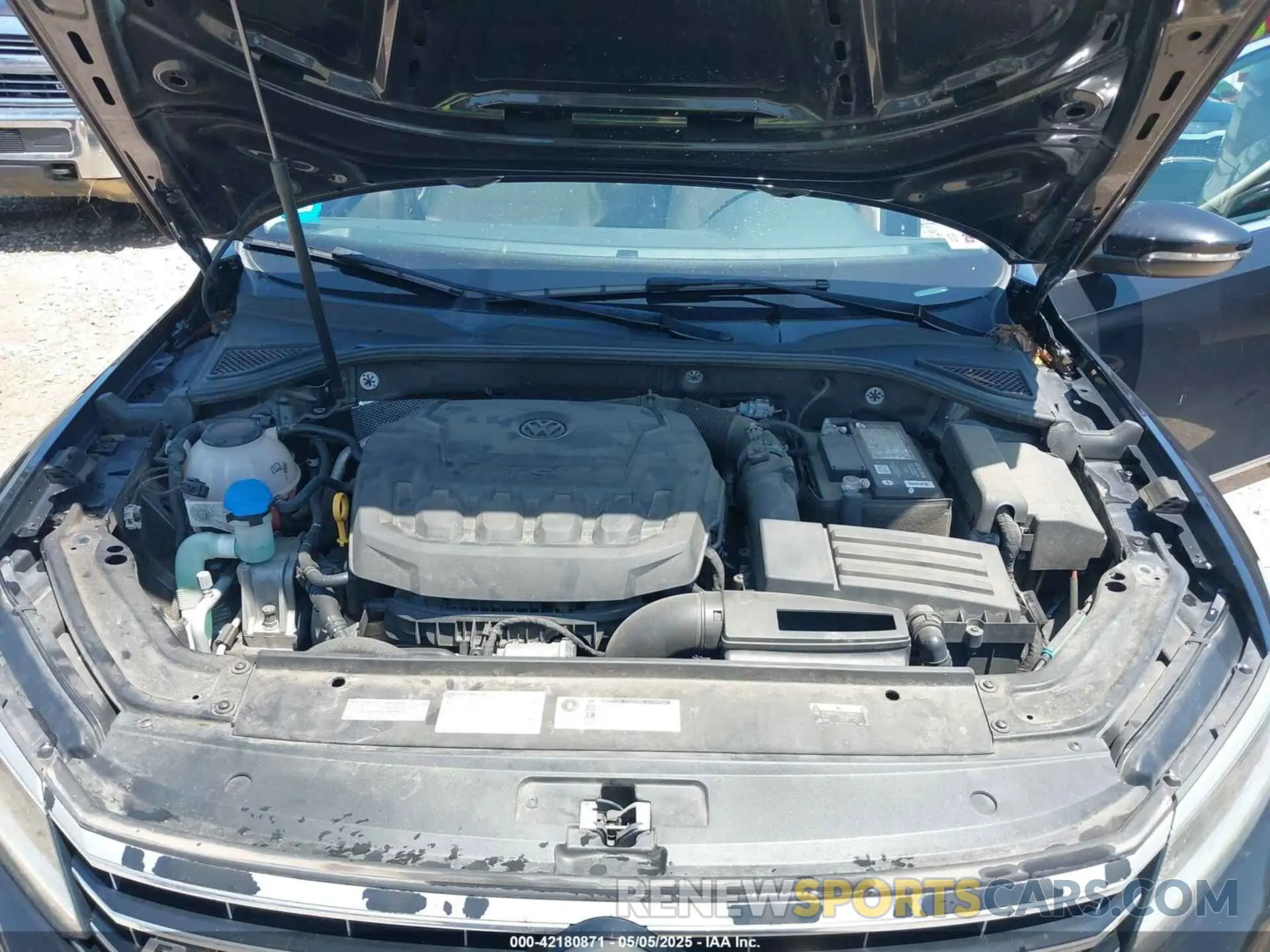 10 Photograph of a damaged car 1VWMA7A33KC009628 VOLKSWAGEN PASSAT 2019