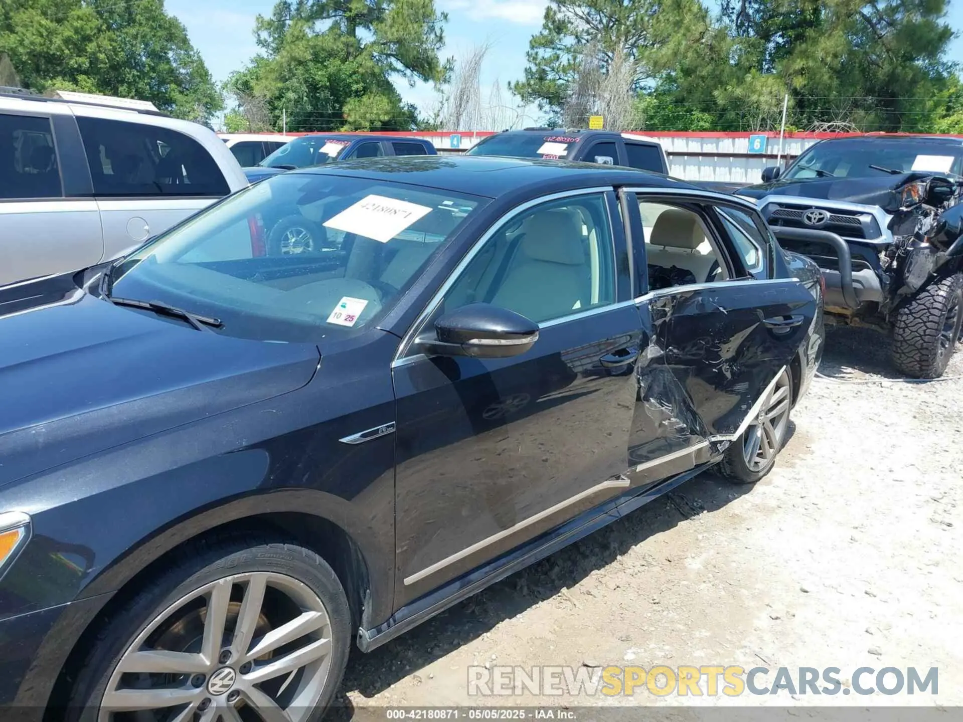 6 Photograph of a damaged car 1VWMA7A33KC009628 VOLKSWAGEN PASSAT 2019