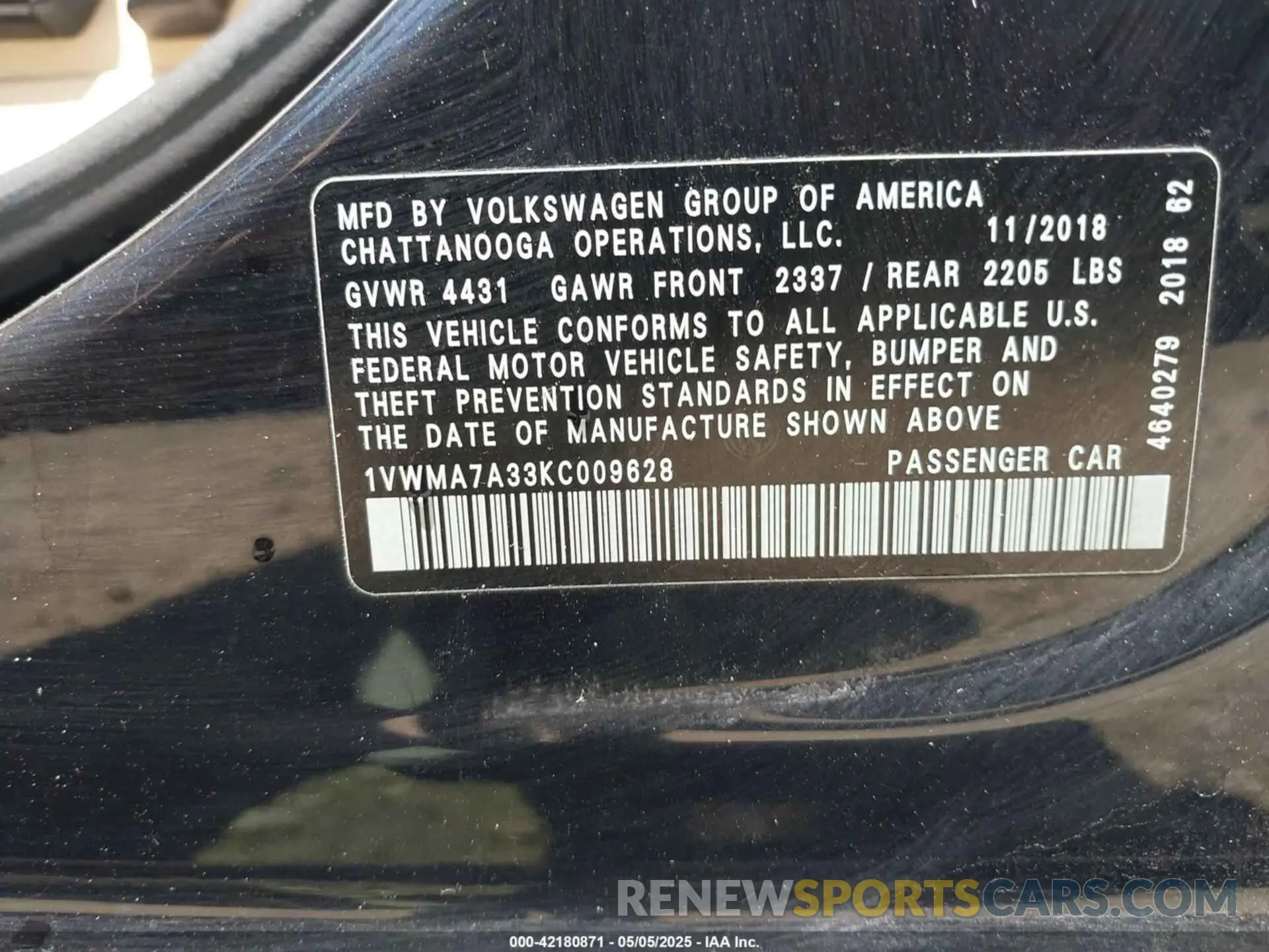 9 Photograph of a damaged car 1VWMA7A33KC009628 VOLKSWAGEN PASSAT 2019