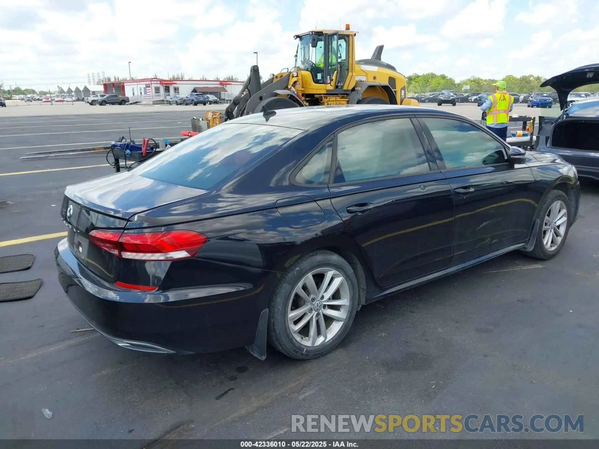 4 Photograph of a damaged car 1VWAA7A31LC013309 VOLKSWAGEN PASSAT 2020