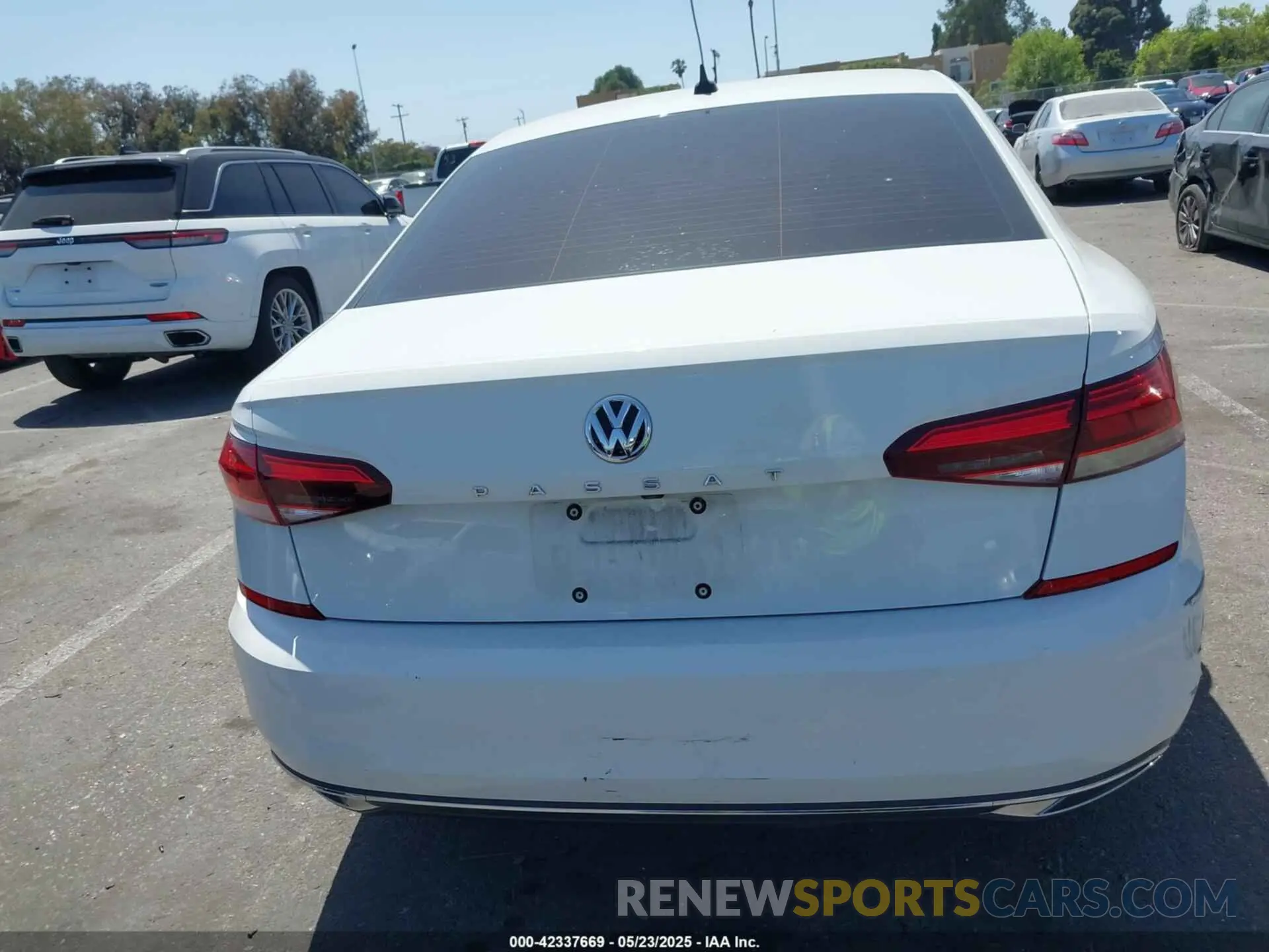15 Photograph of a damaged car 1VWAA7A35LC013541 VOLKSWAGEN PASSAT 2020