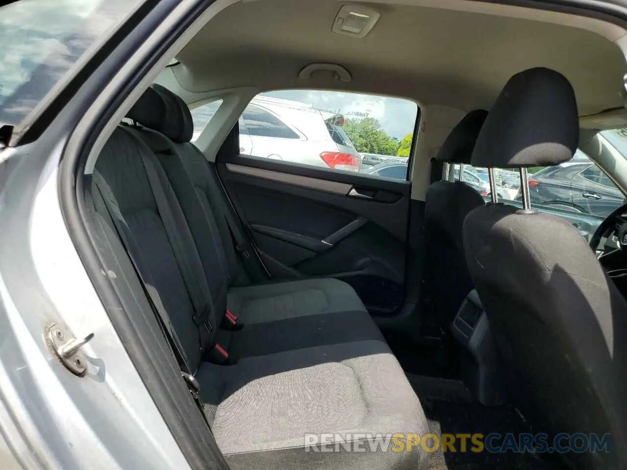 10 Photograph of a damaged car 1VWAA7A38LC020970 VOLKSWAGEN PASSAT 2020