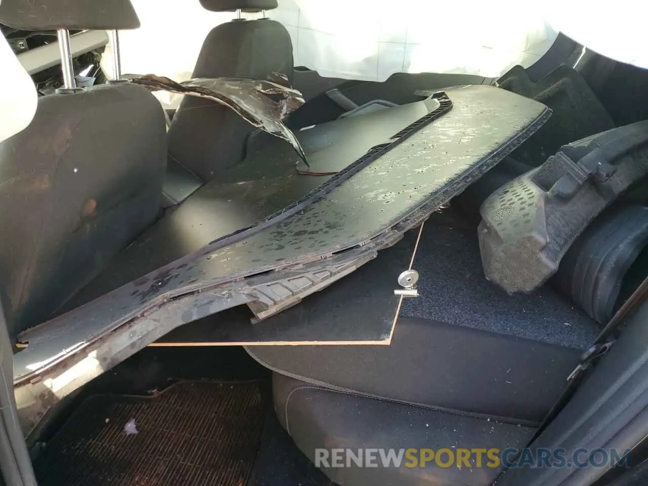 10 Photograph of a damaged car 1VWAA7A39LC020945 VOLKSWAGEN PASSAT 2020