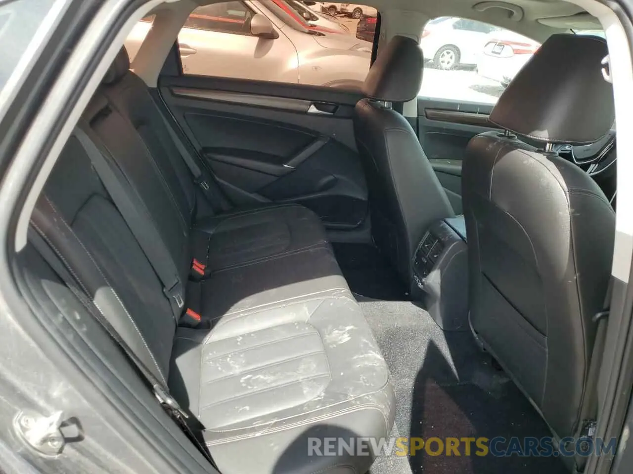 10 Photograph of a damaged car 1VWCA7A33LC013708 VOLKSWAGEN PASSAT 2020