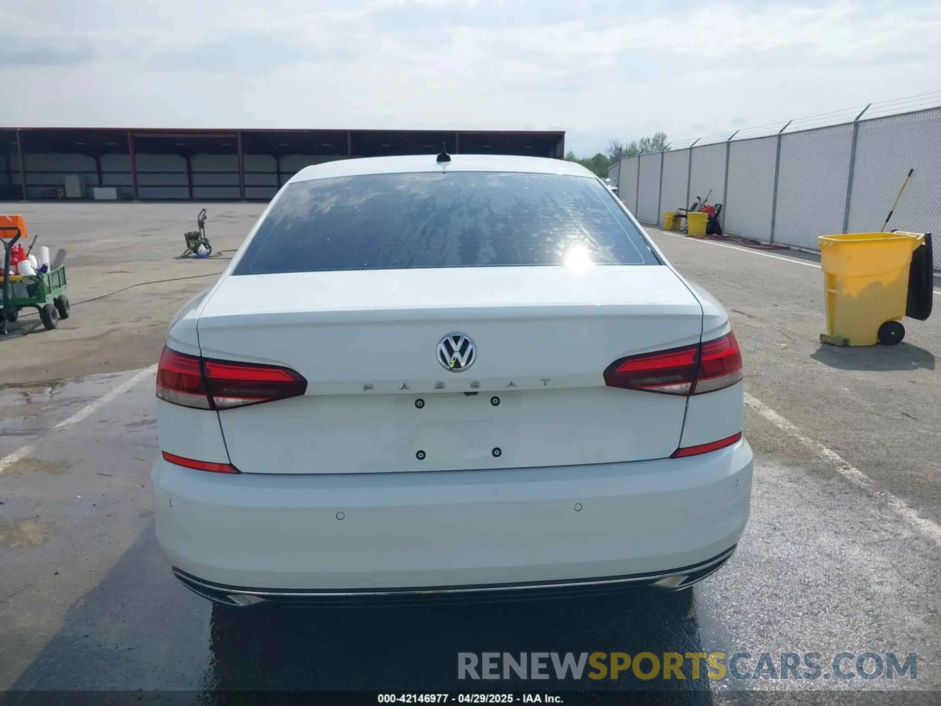 16 Photograph of a damaged car 1VWCA7A35LC020918 VOLKSWAGEN PASSAT 2020