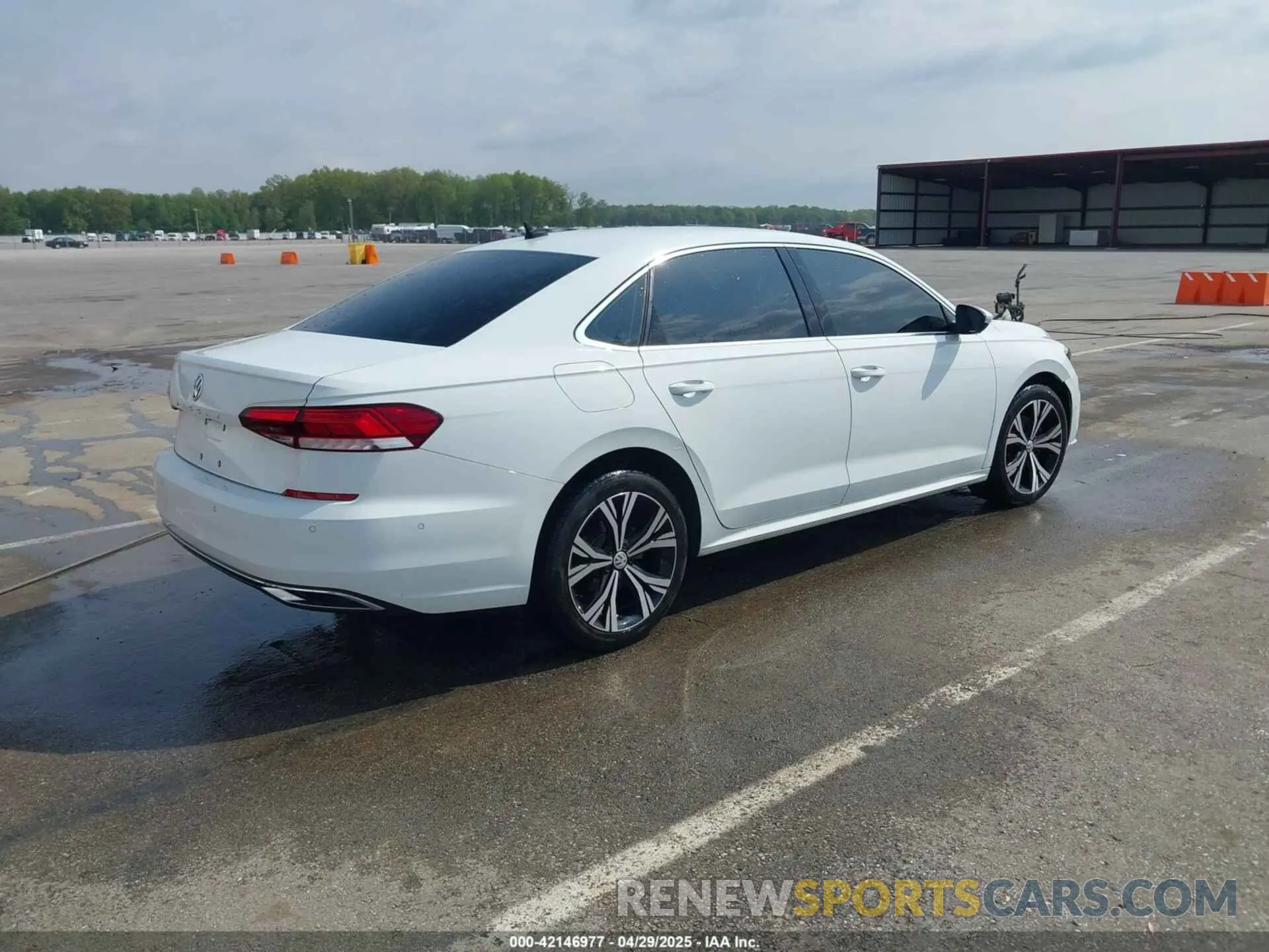 4 Photograph of a damaged car 1VWCA7A35LC020918 VOLKSWAGEN PASSAT 2020