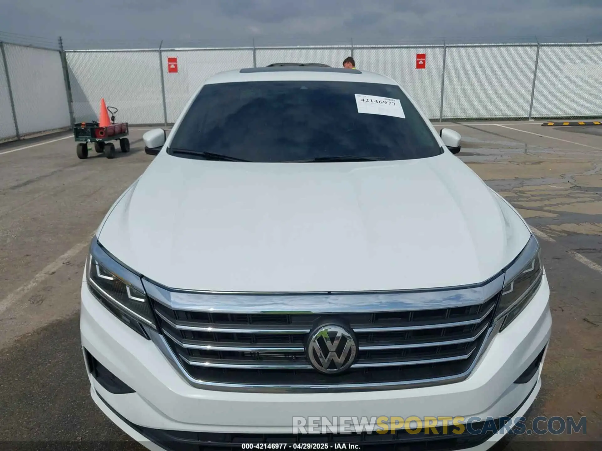 6 Photograph of a damaged car 1VWCA7A35LC020918 VOLKSWAGEN PASSAT 2020