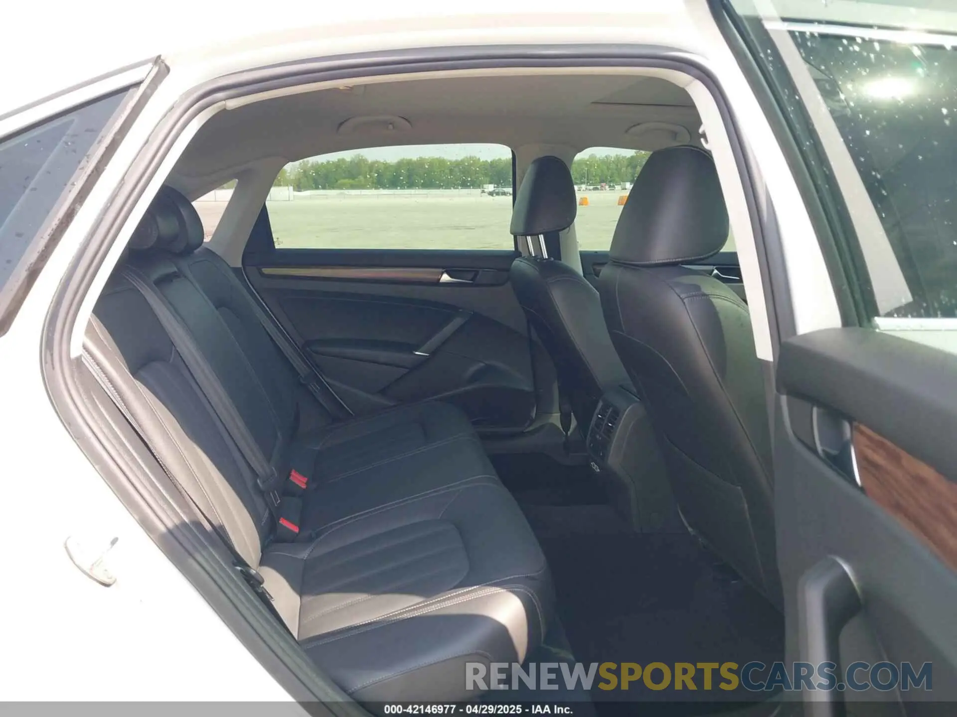 8 Photograph of a damaged car 1VWCA7A35LC020918 VOLKSWAGEN PASSAT 2020