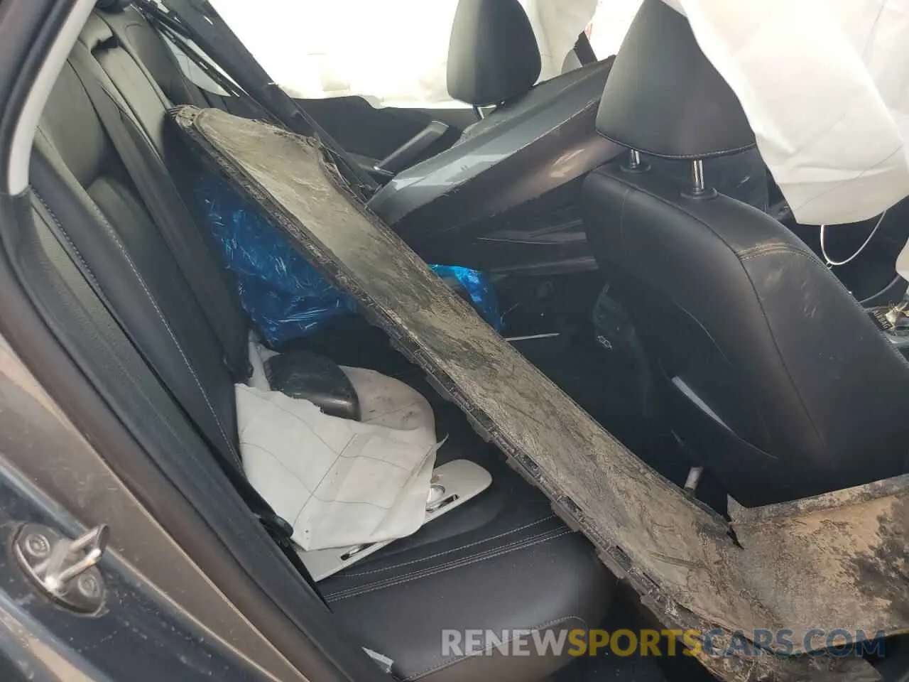 10 Photograph of a damaged car 1VWCA7A39LC005600 VOLKSWAGEN PASSAT 2020