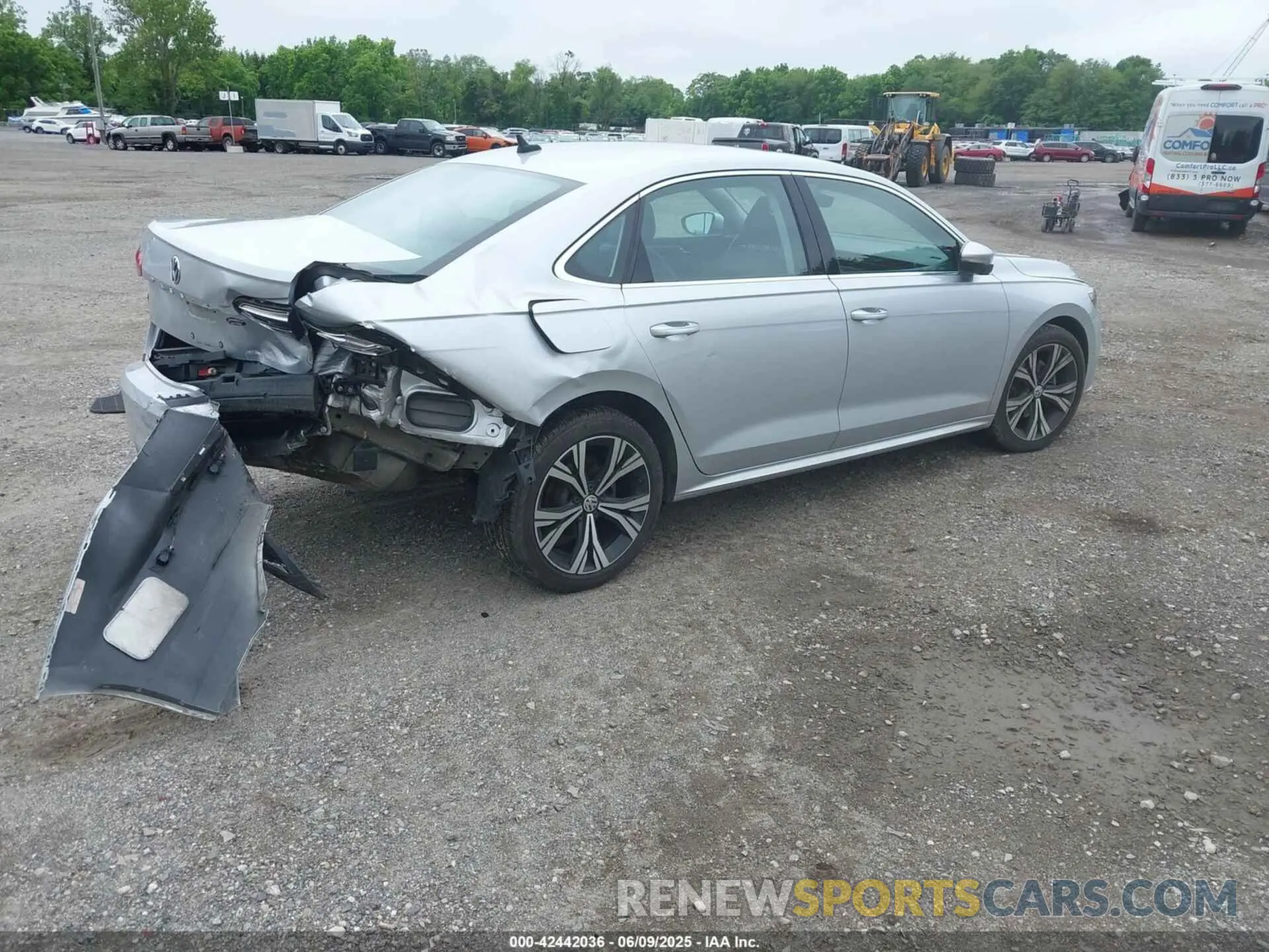 4 Photograph of a damaged car 1VWCA7A39LC020100 VOLKSWAGEN PASSAT 2020