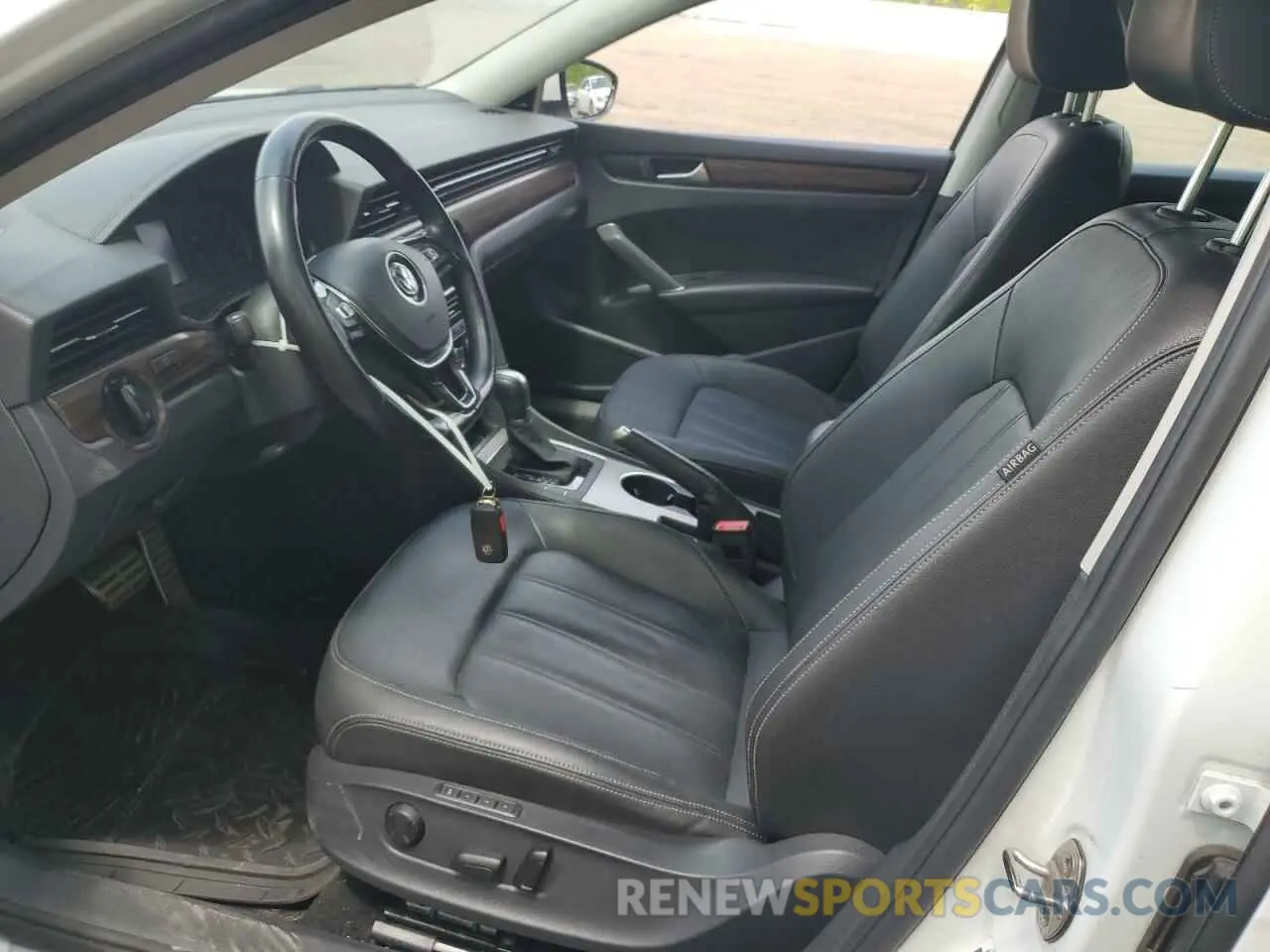 7 Photograph of a damaged car 1VWEA7A32LC004720 VOLKSWAGEN PASSAT 2020