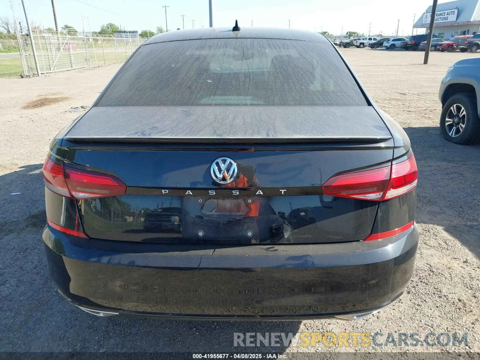 15 Photograph of a damaged car 1VWMA7A30LC025271 VOLKSWAGEN PASSAT 2020