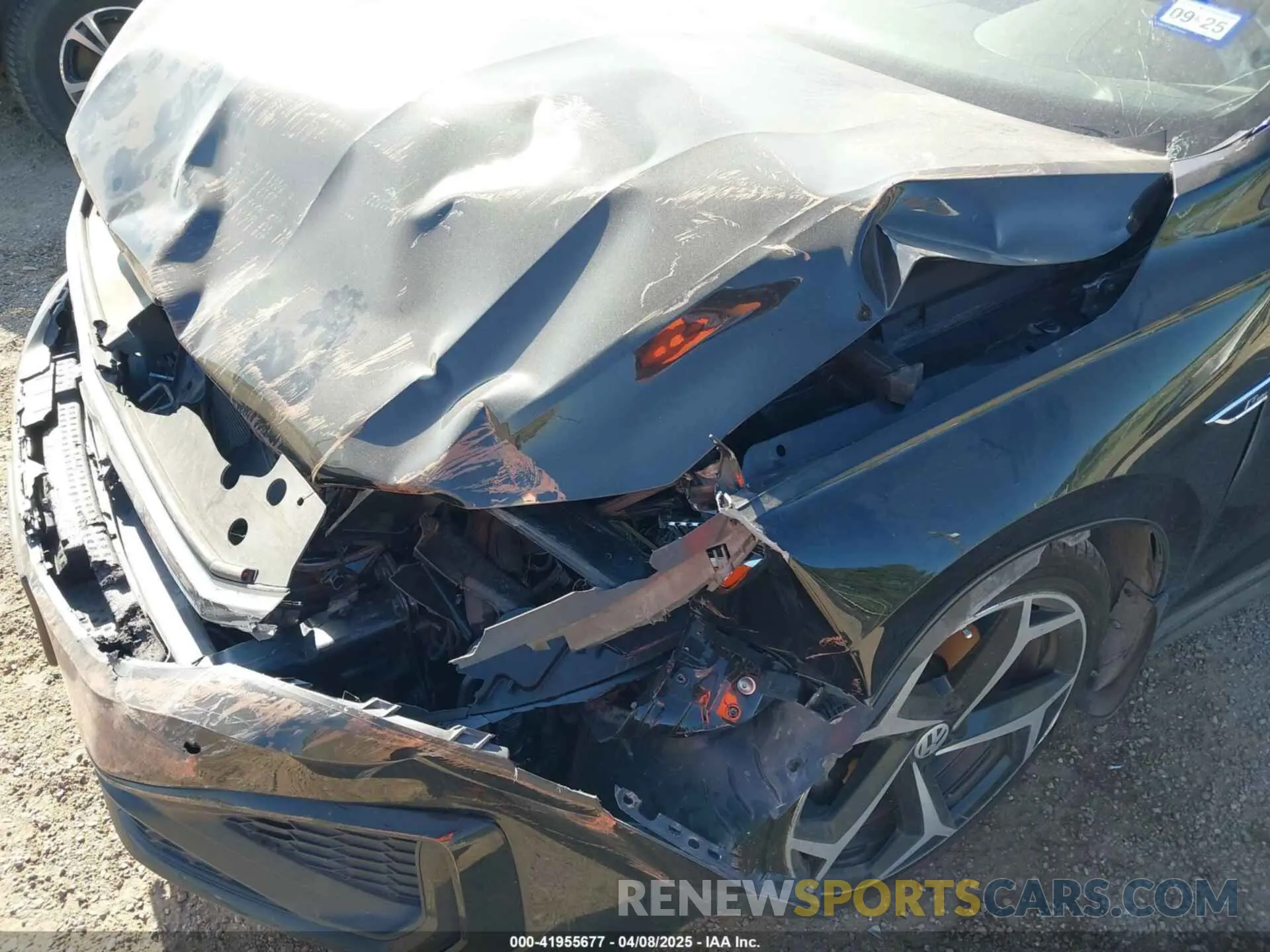 6 Photograph of a damaged car 1VWMA7A30LC025271 VOLKSWAGEN PASSAT 2020