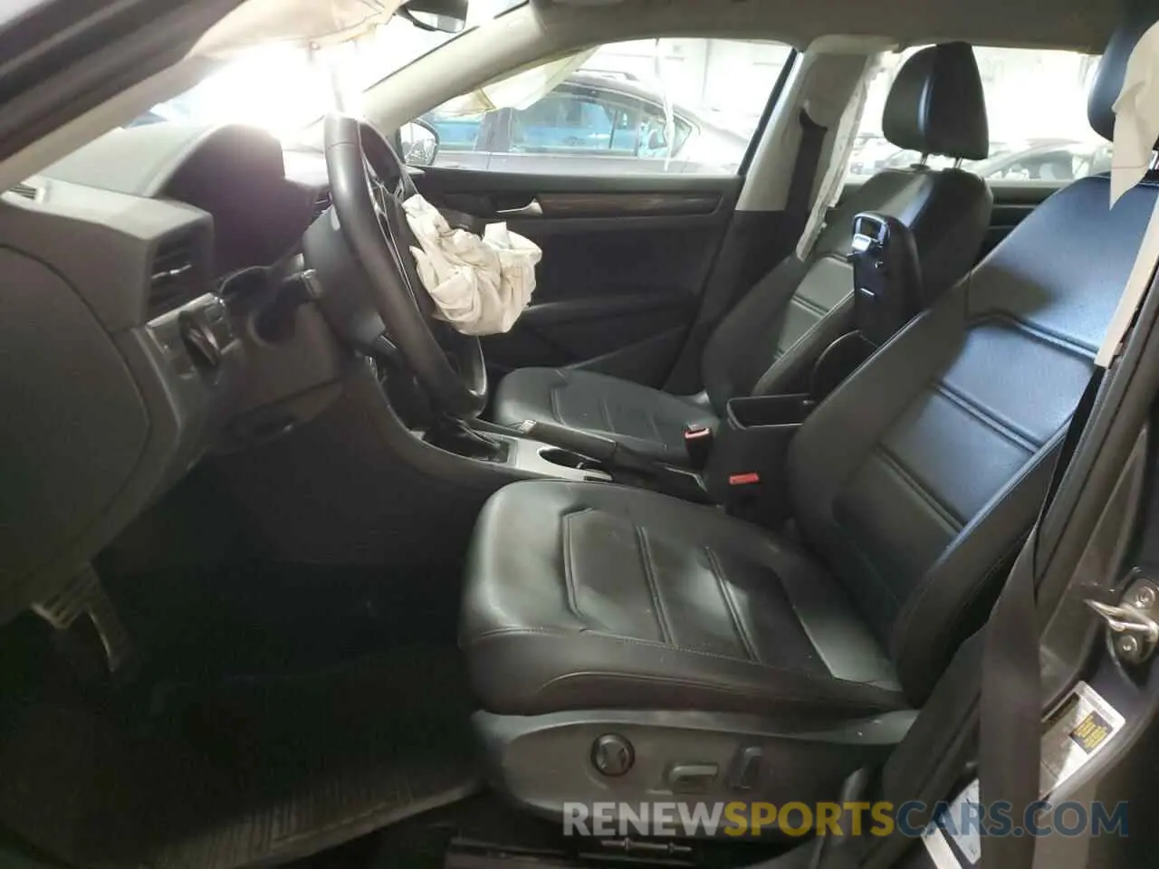 7 Photograph of a damaged car 1VWMA7A32LC023649 VOLKSWAGEN PASSAT 2020
