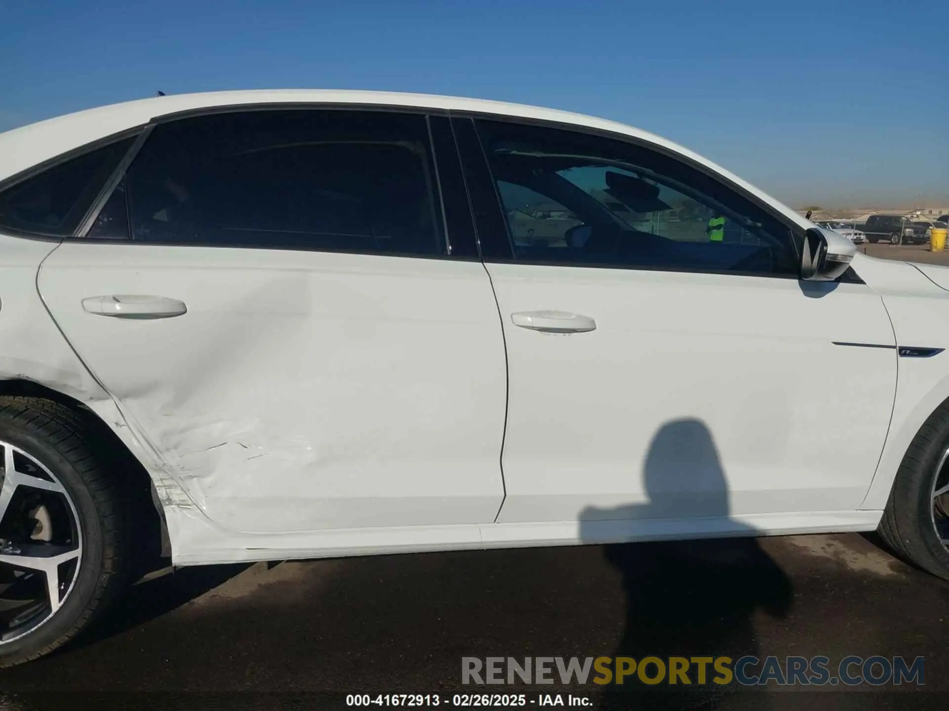 14 Photograph of a damaged car 1VWMA7A33LC023840 VOLKSWAGEN PASSAT 2020