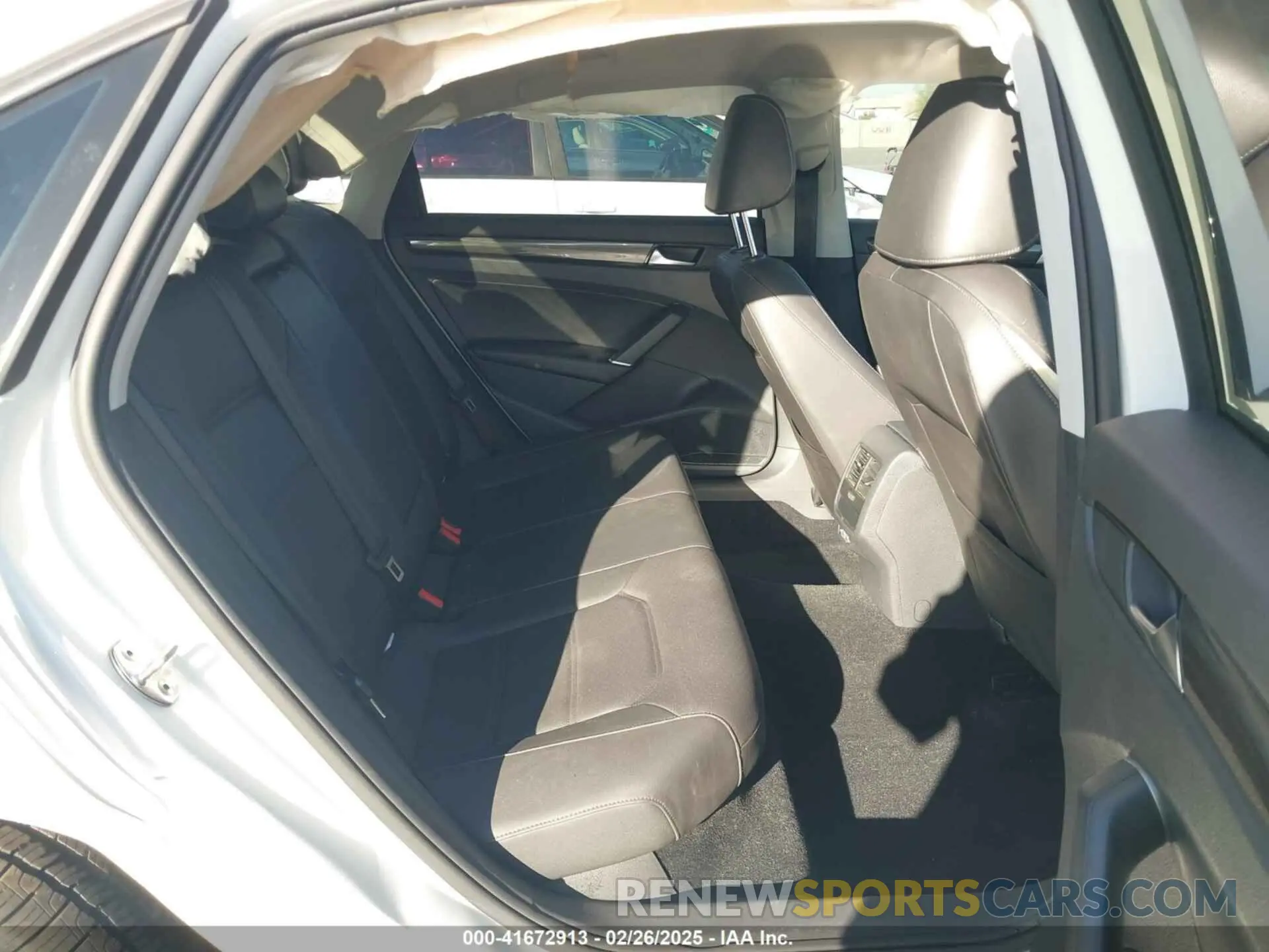 8 Photograph of a damaged car 1VWMA7A33LC023840 VOLKSWAGEN PASSAT 2020