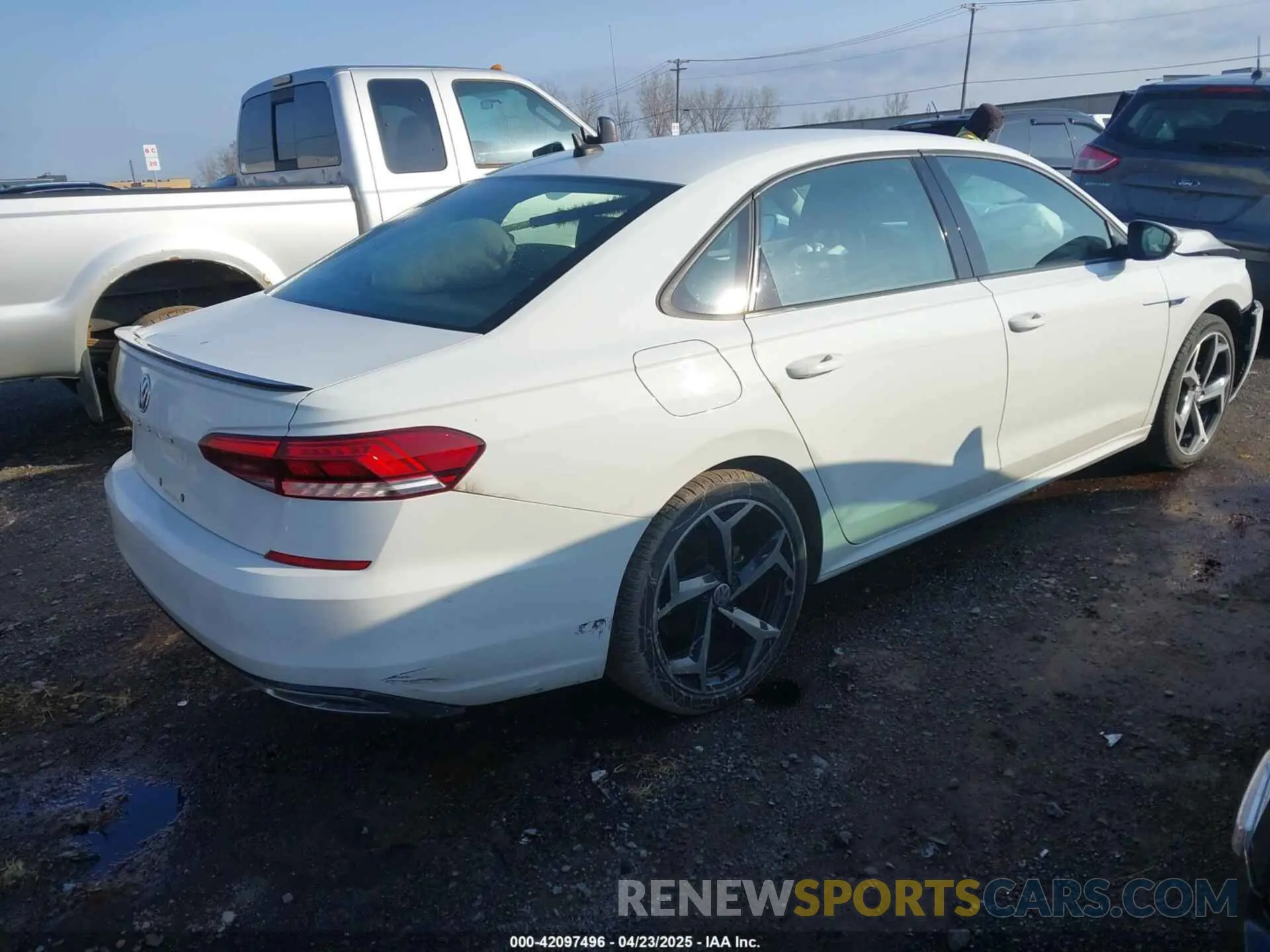 4 Photograph of a damaged car 1VWMA7A34LC020624 VOLKSWAGEN PASSAT 2020