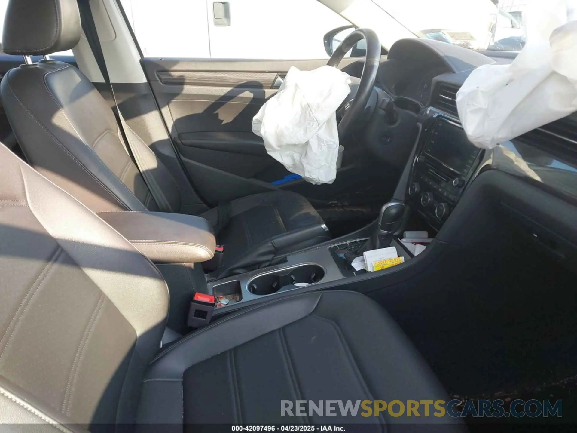 5 Photograph of a damaged car 1VWMA7A34LC020624 VOLKSWAGEN PASSAT 2020