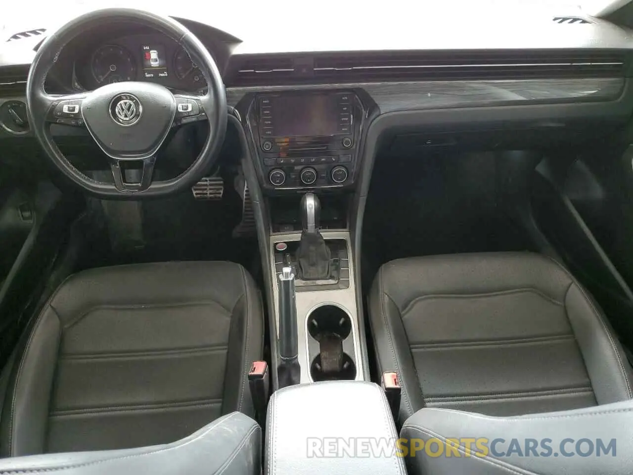 8 Photograph of a damaged car 1VWMA7A35LC017165 VOLKSWAGEN PASSAT 2020