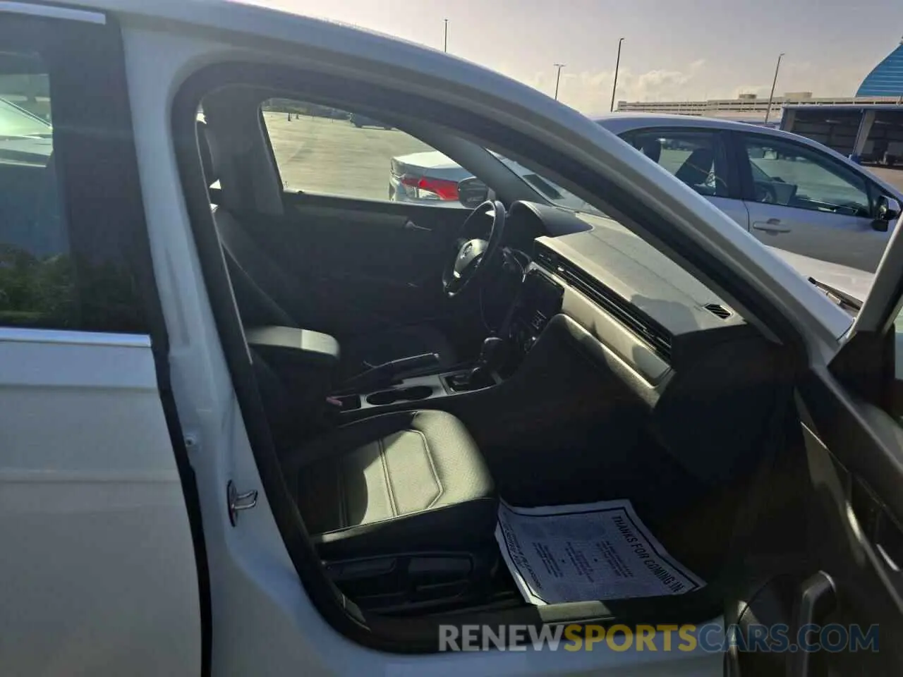 5 Photograph of a damaged car 1VWSA7A30LC014553 VOLKSWAGEN PASSAT 2020