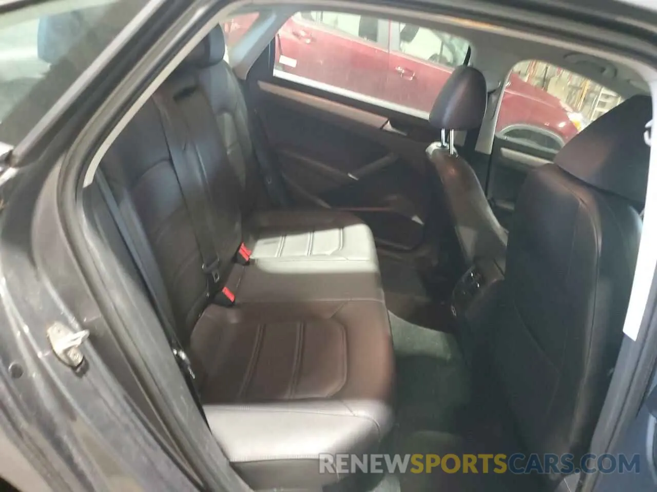 10 Photograph of a damaged car 1VWSA7A31LC014951 VOLKSWAGEN PASSAT 2020
