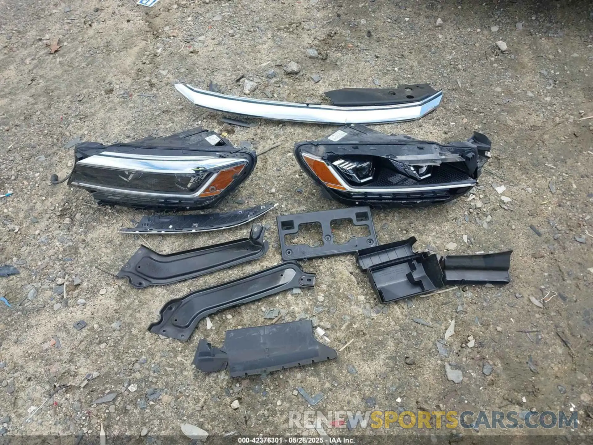 12 Photograph of a damaged car 1VWSA7A31LC015873 VOLKSWAGEN PASSAT 2020
