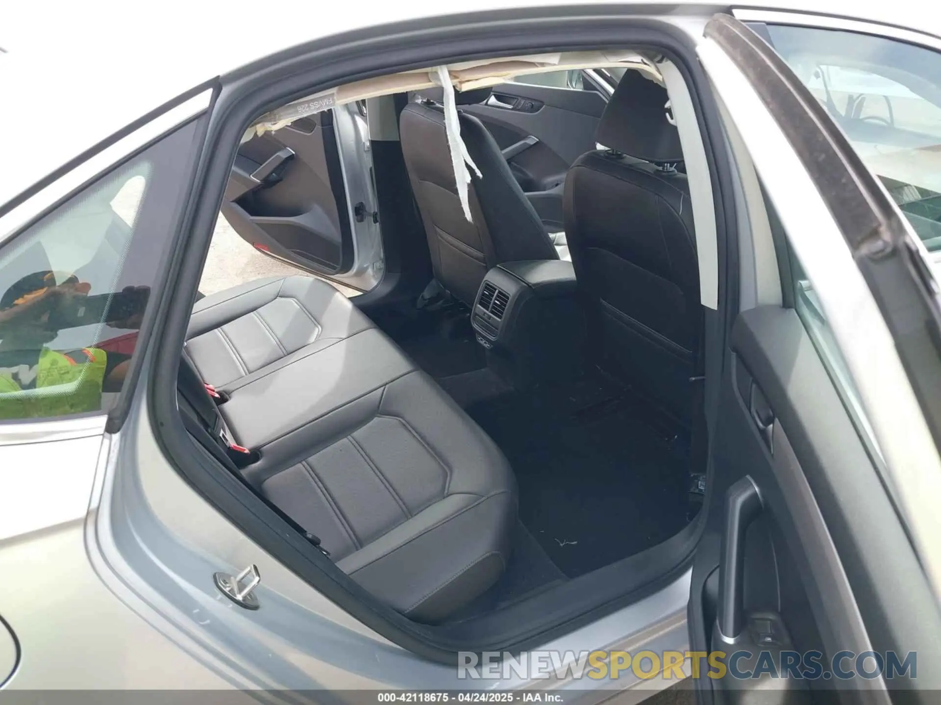 8 Photograph of a damaged car 1VWSA7A31LC027280 VOLKSWAGEN PASSAT 2020
