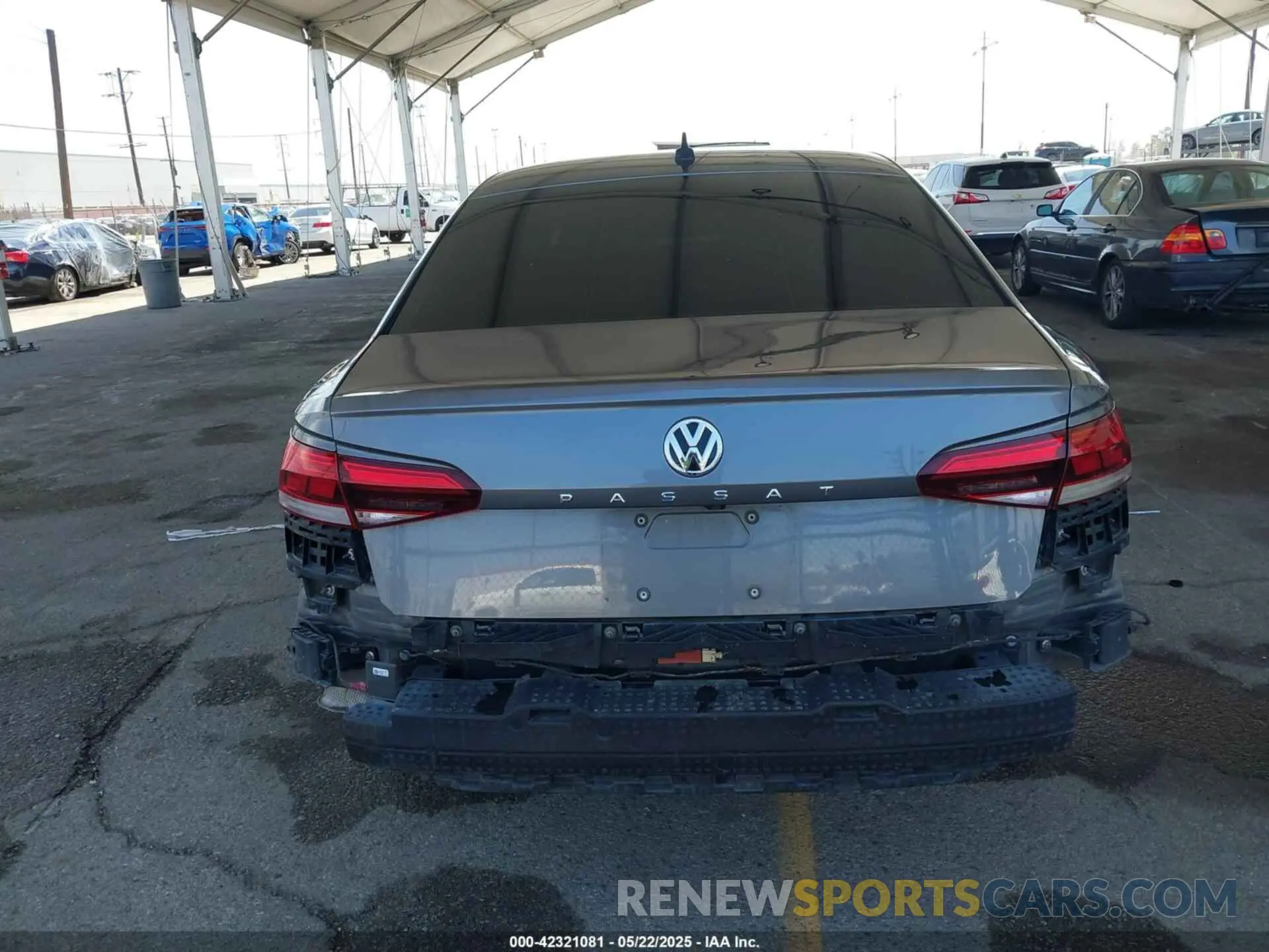 17 Photograph of a damaged car 1VWSA7A31LCOO9944 VOLKSWAGEN PASSAT 2020
